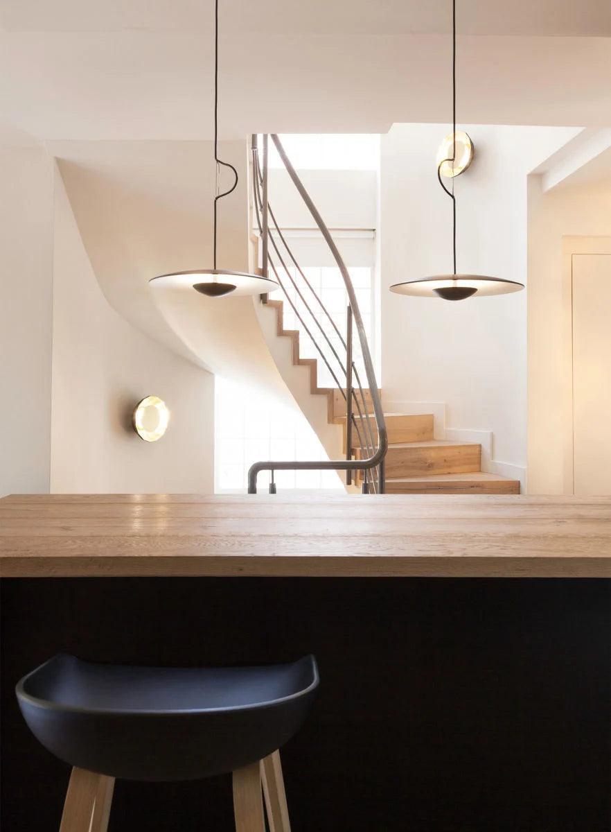 Lampa wisząca GINGER mosiężny z białym wykończeniem Marset Eye on Design