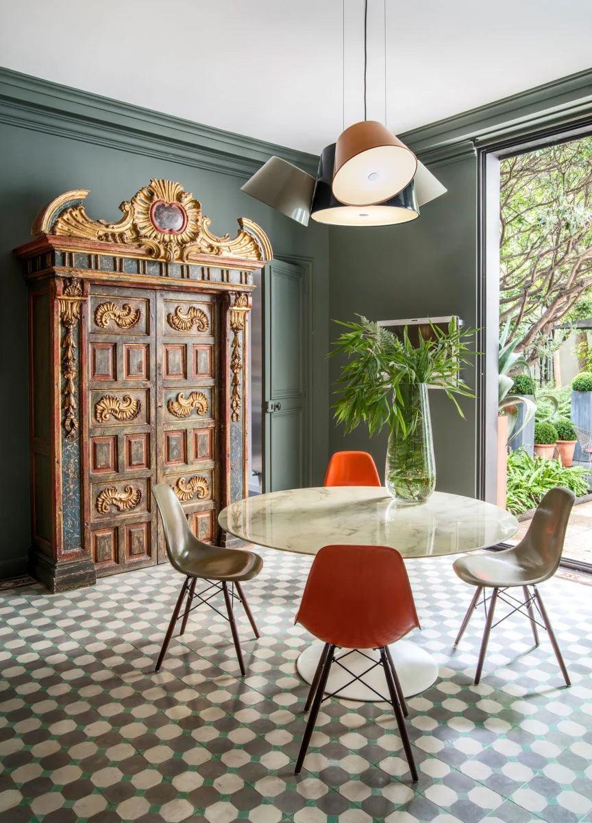 Lampa wisząca okrągła TAM TAM biały z piaskowymi kloszami Marset Eye on Design