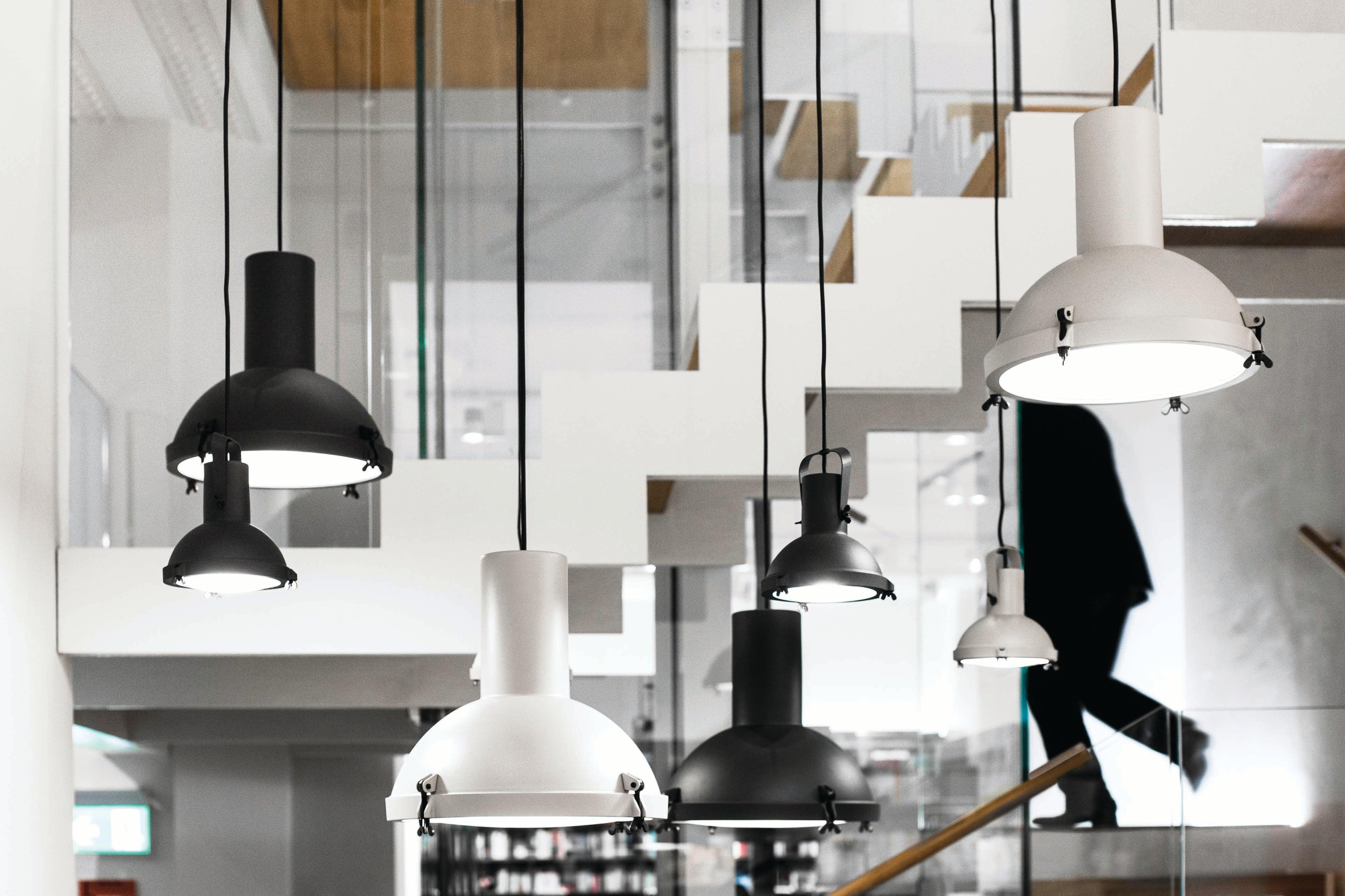 Lampa wisząca PROJECTEUR 165 piaskowy – styl nowoczesny