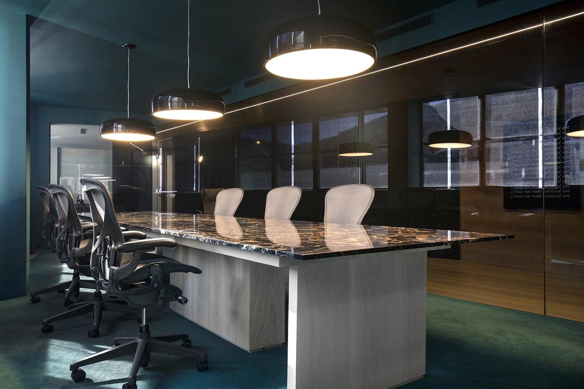 Lampa wisząca SMITHFIELD PRO czarny Flos Eye on Design