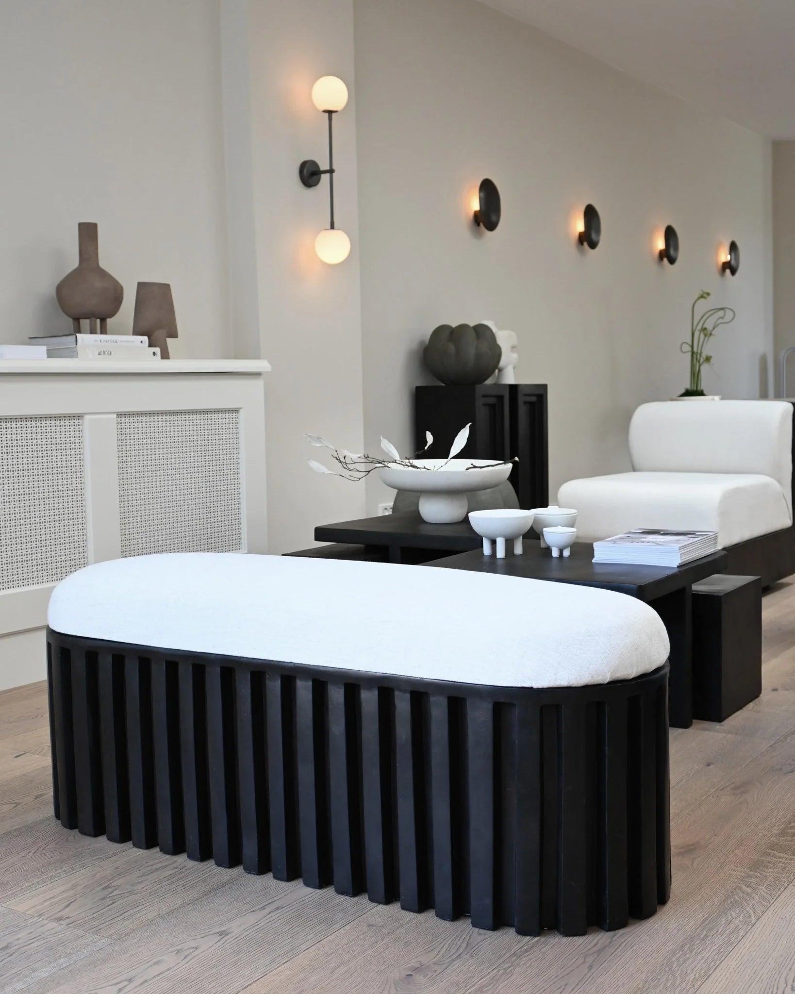 Ławka TRIBU kremowy z ciemnobrązową podstawą 101 Copenhagen Eye on Design