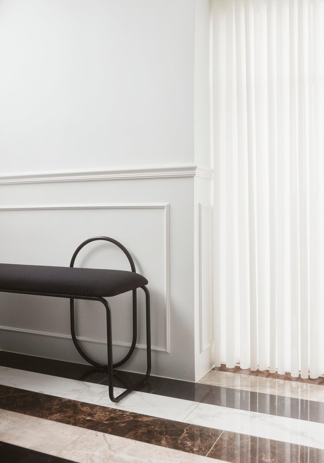 Ławka z tkaniną boucle ANGUI antracytowy AYTM Eye on Design