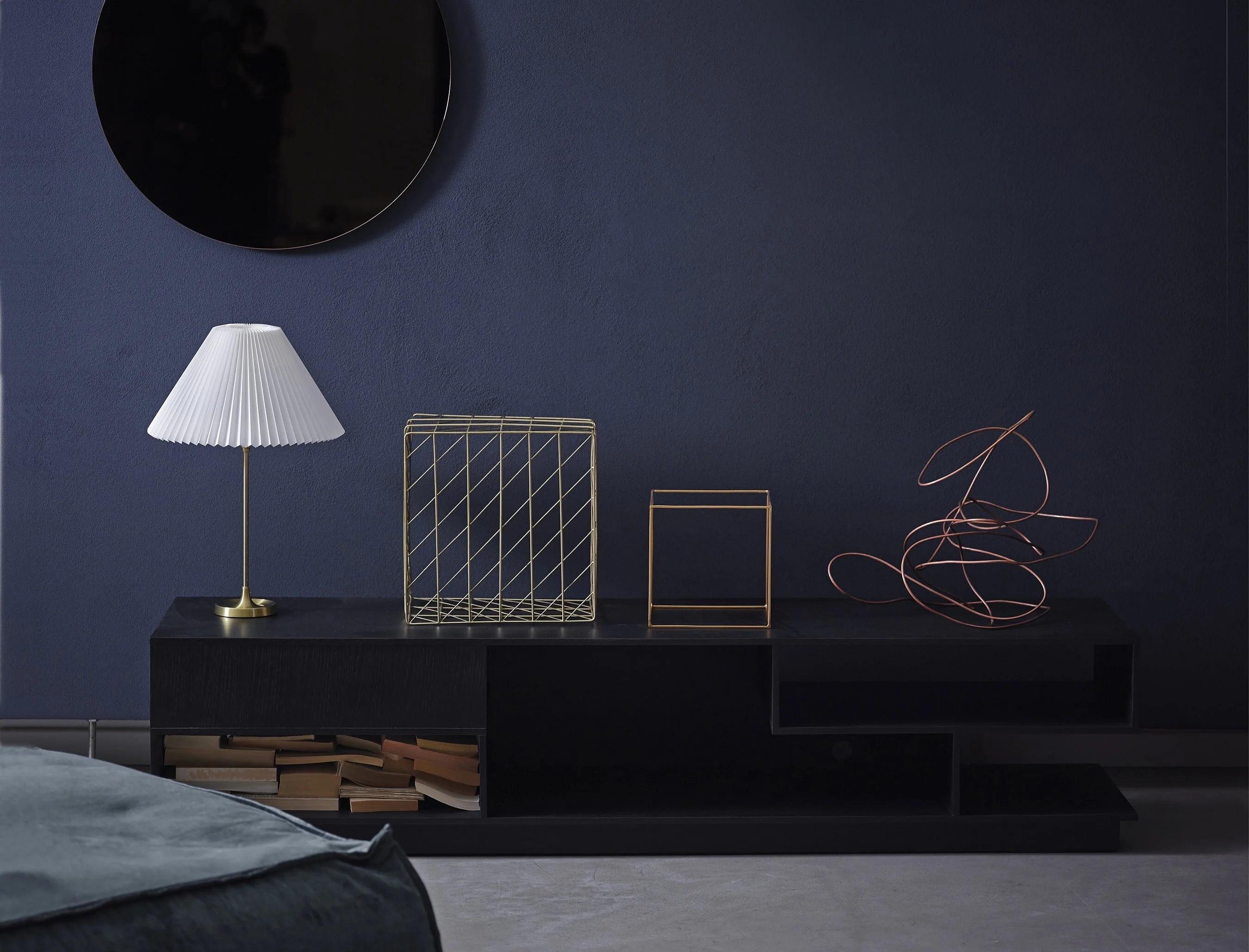 Tafellamp MODEL 307 wit met messing voet