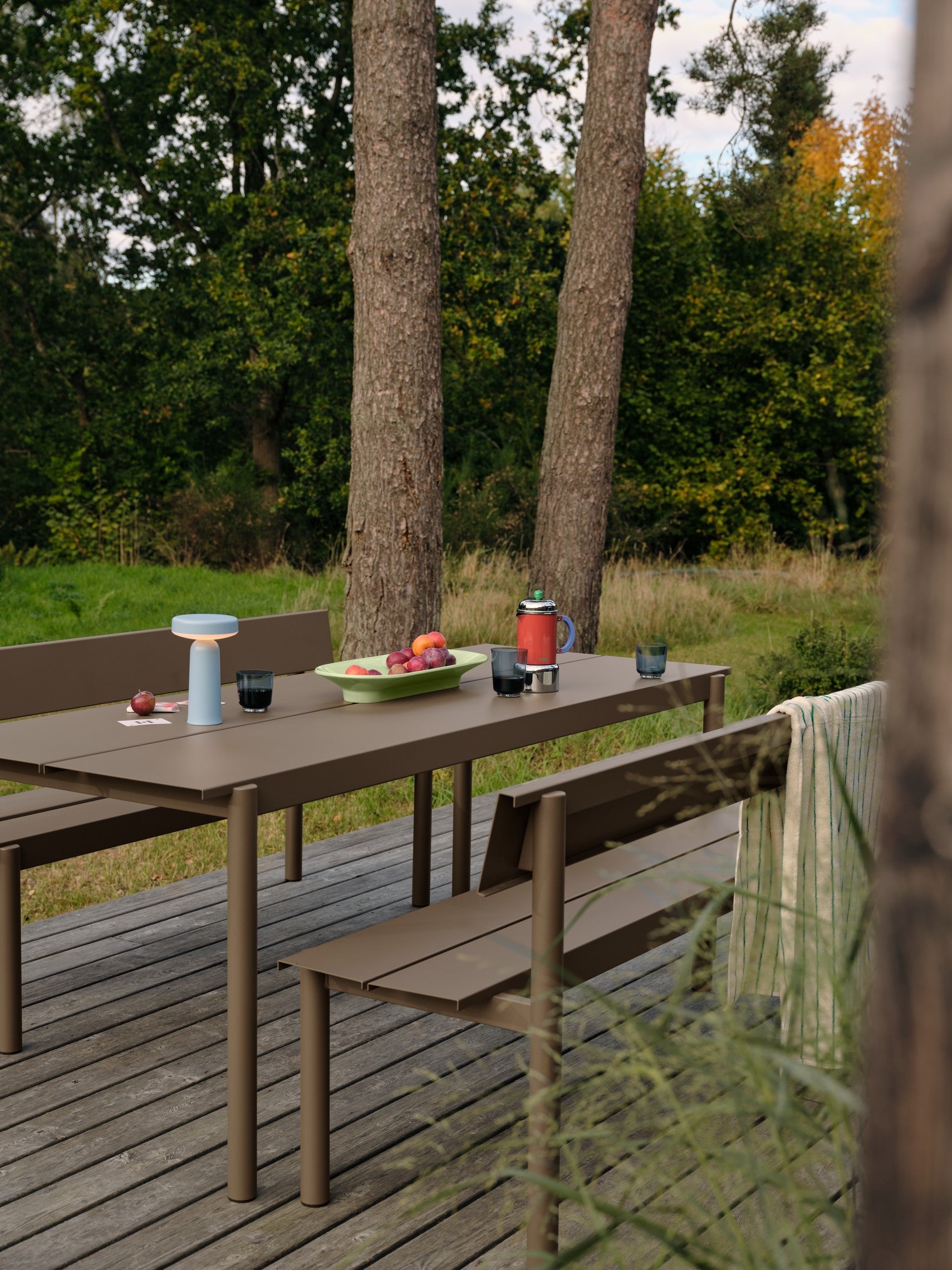 Buiten tafel LINEAR taupe staal