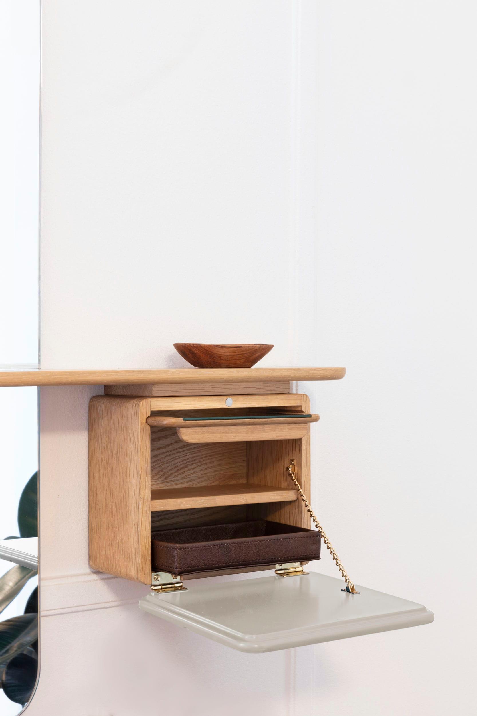 Lustro ONE MORE LOOK perłowy z dębem UMAGE Eye on Design