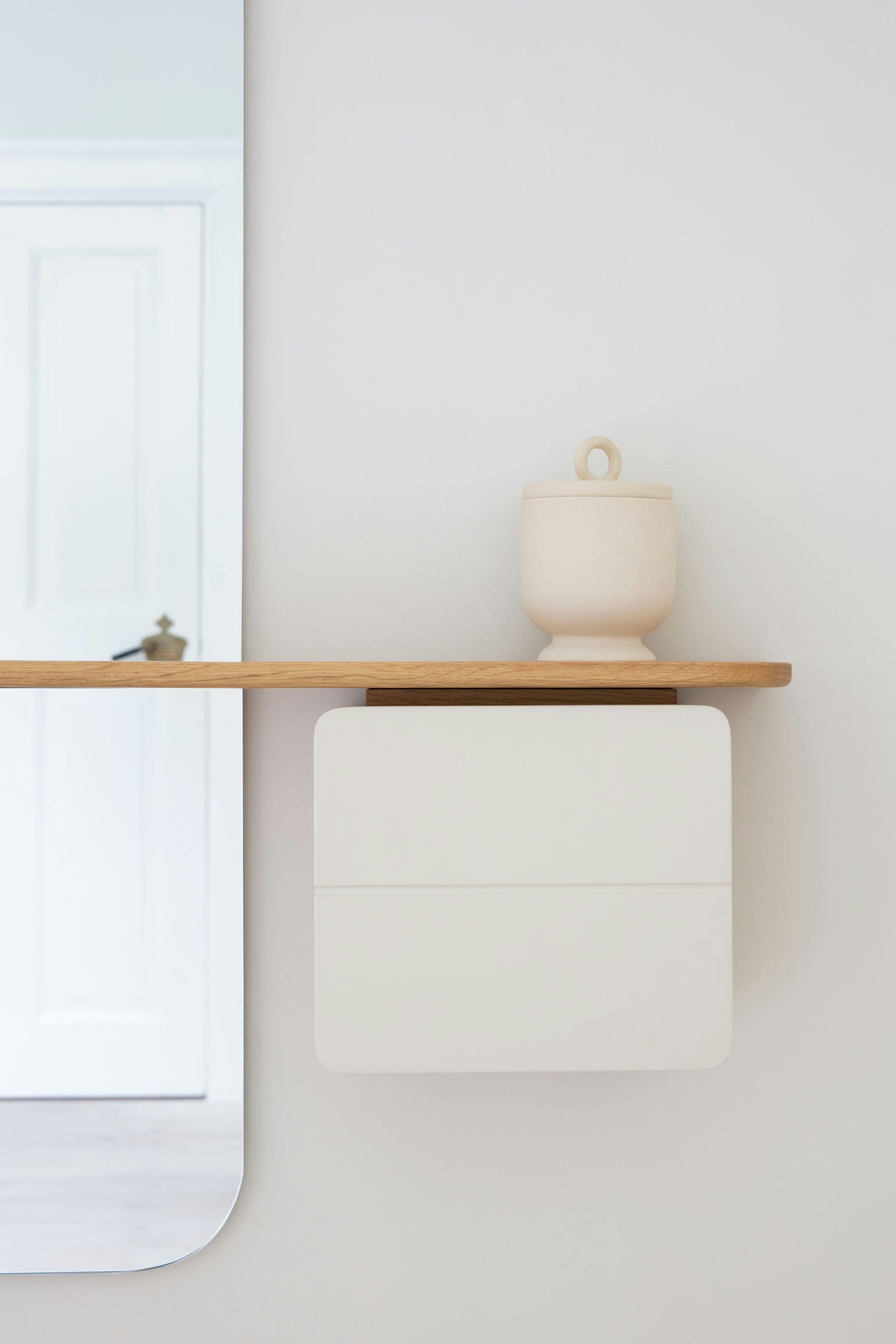 Lustro ONE MORE LOOK perłowy z dębem UMAGE Eye on Design