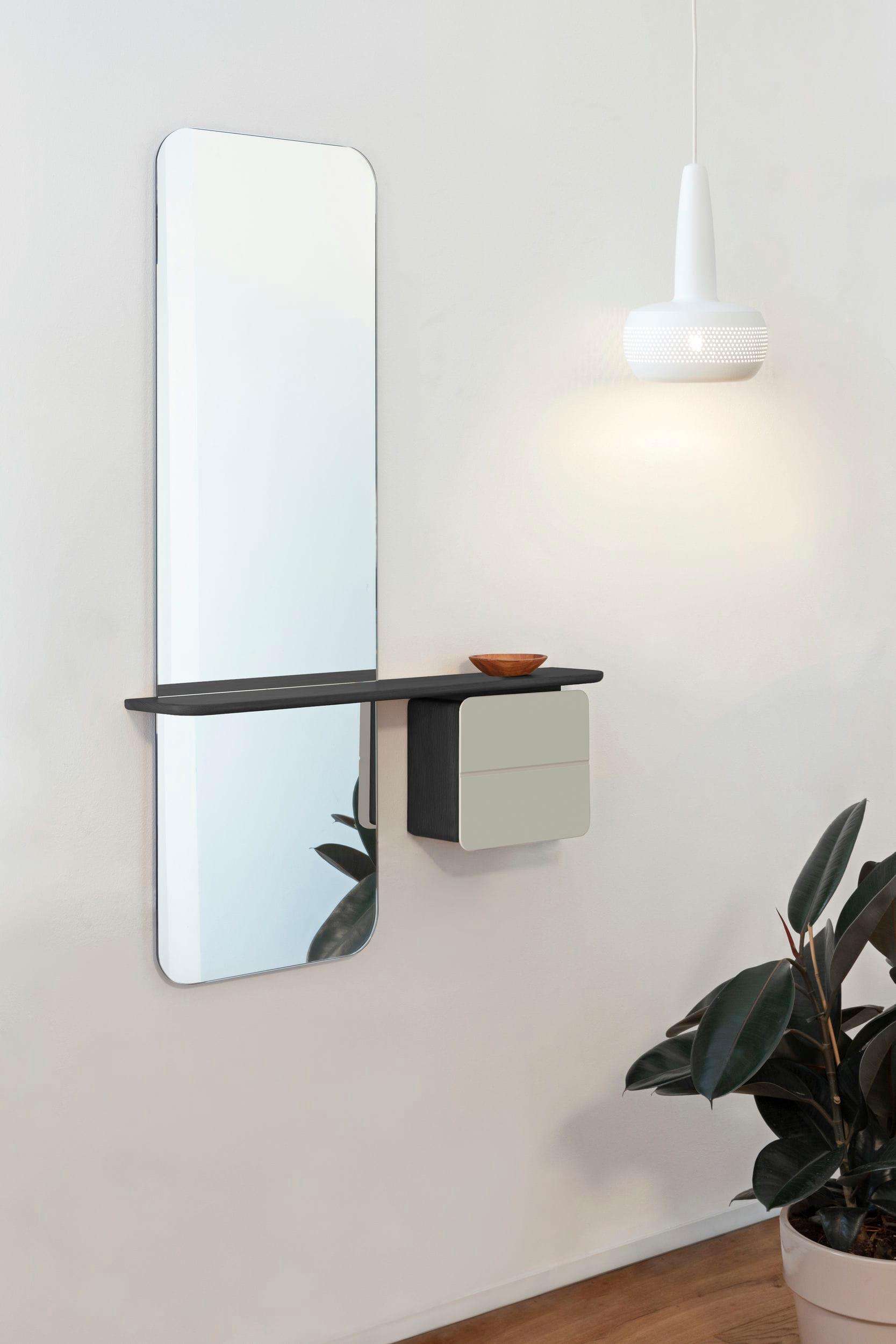 Lustro ONE MORE LOOK różowy z czarnym dębem UMAGE Eye on Design