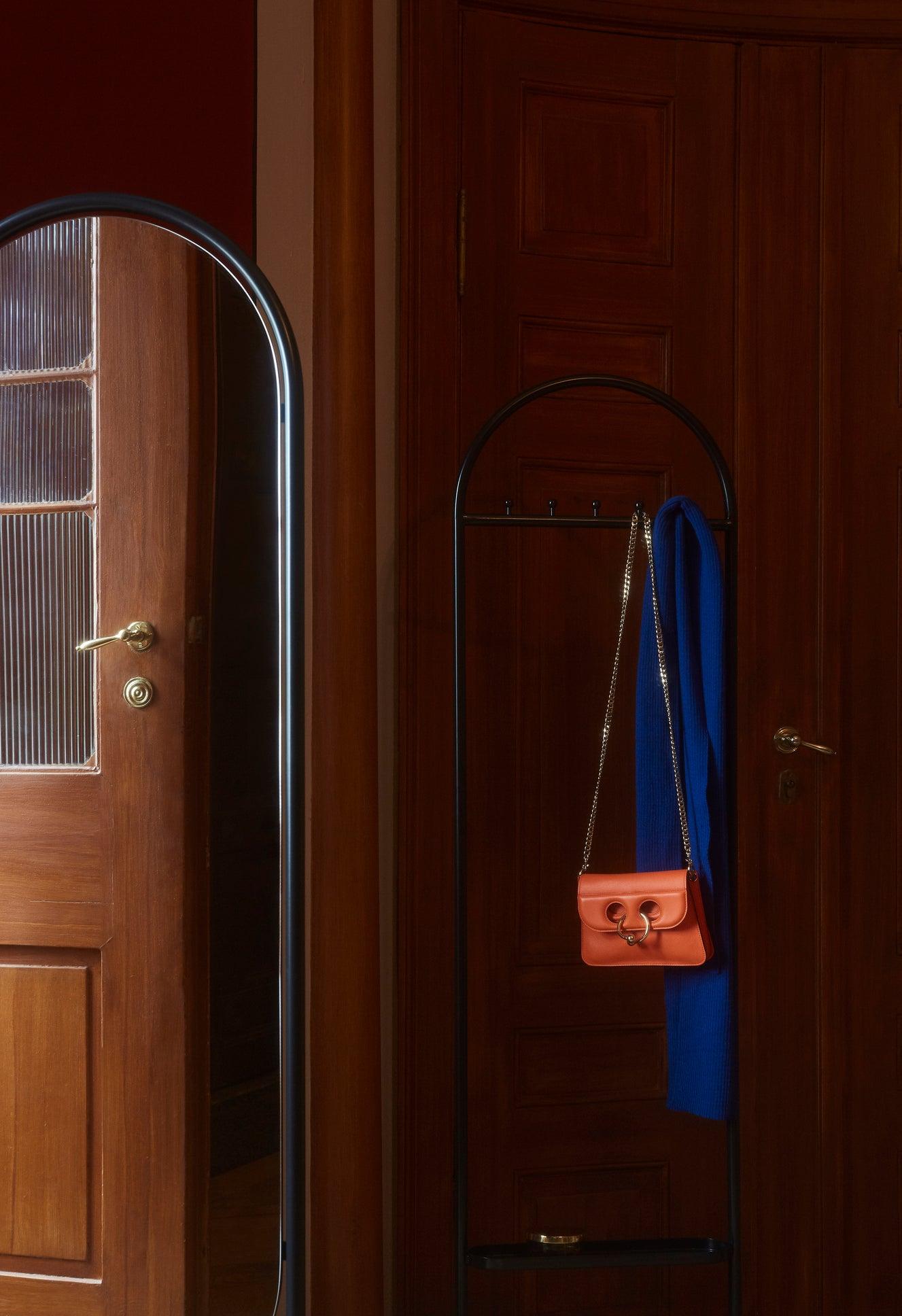 Lustro podłogowe ANGUI czarny marmur AYTM Eye on Design