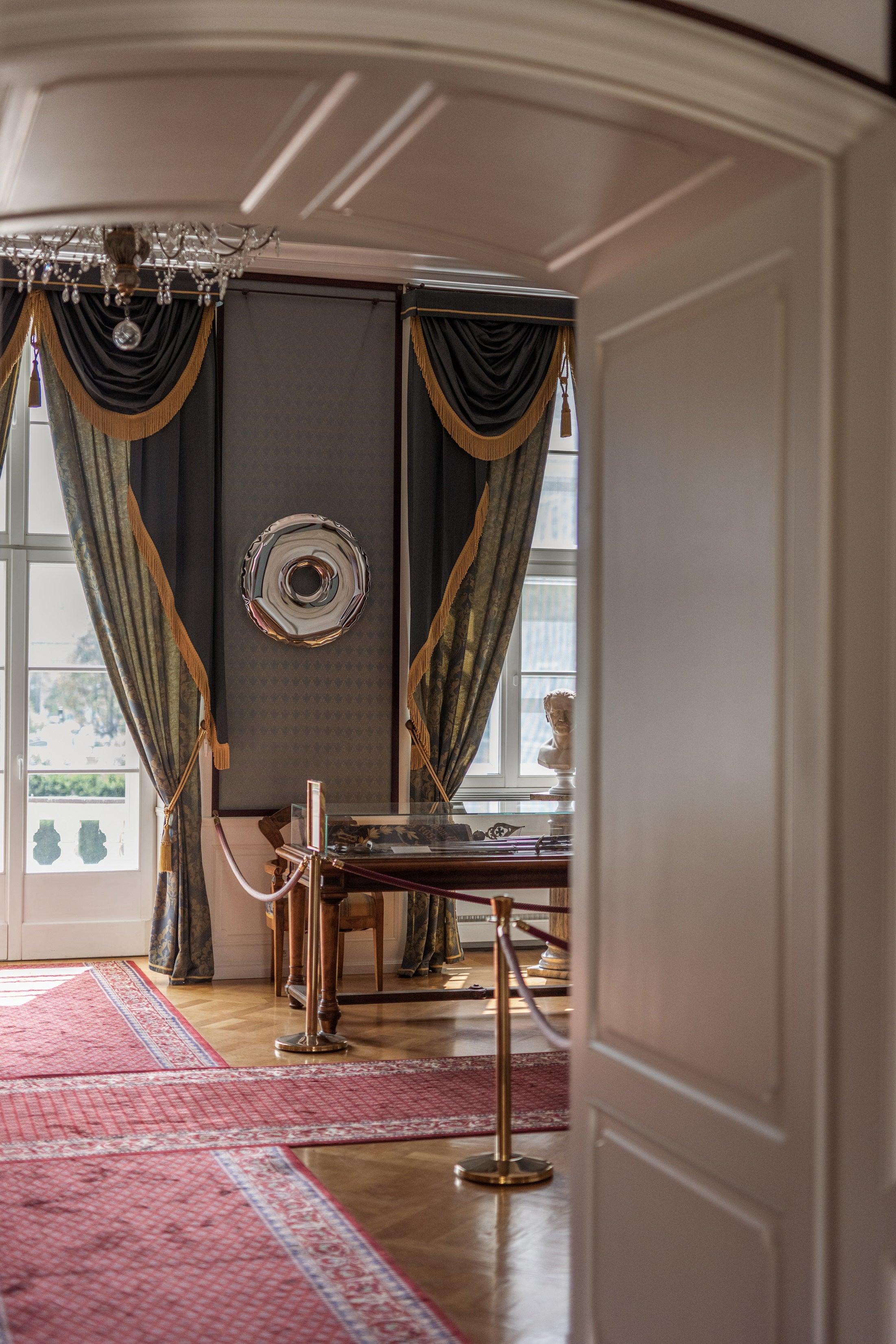 Lustro RONDO inox Zieta Studio Eye on Design