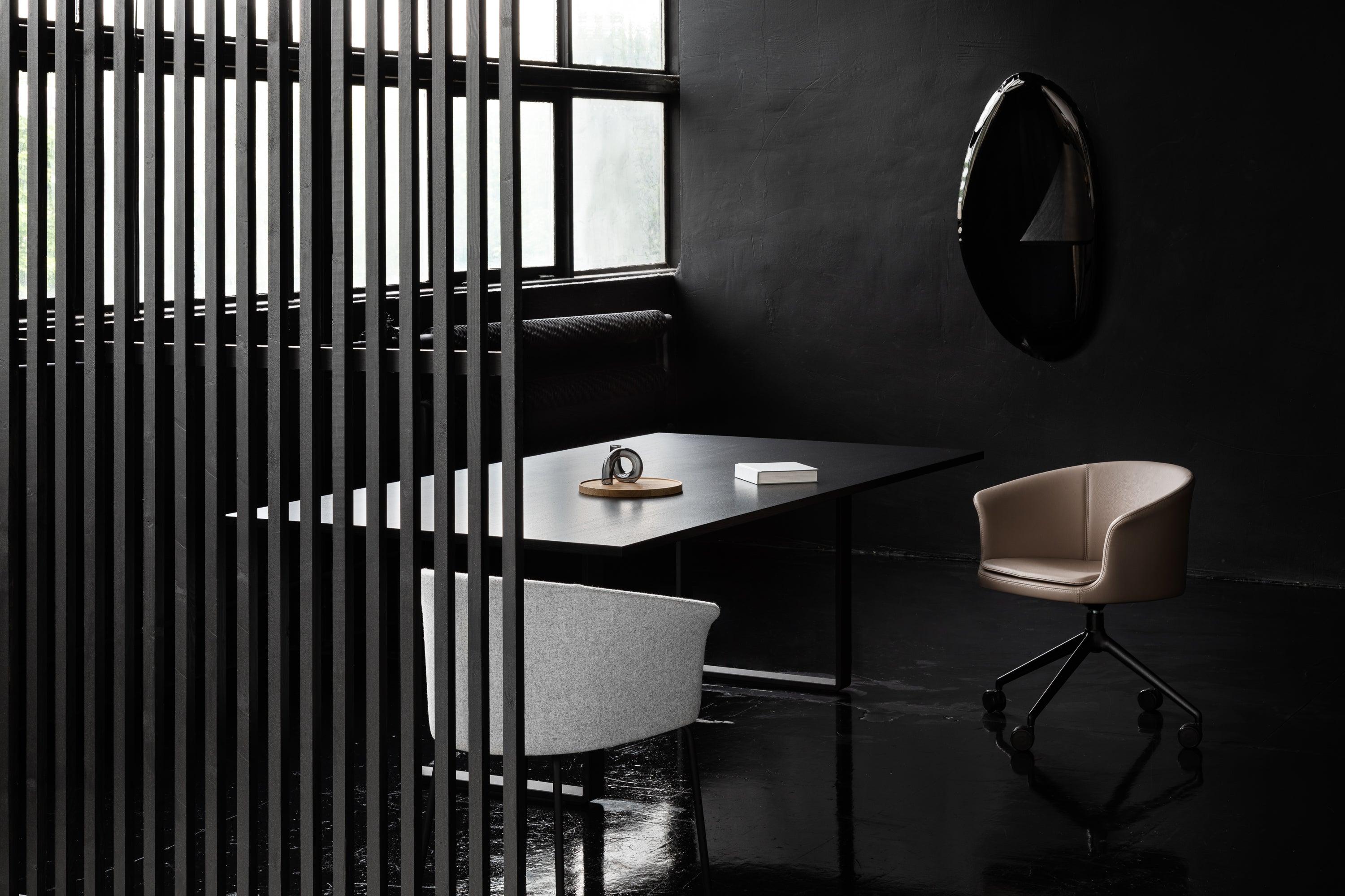 Lustro TAFLA O transitions ciemna materia Zieta Studio Eye on Design