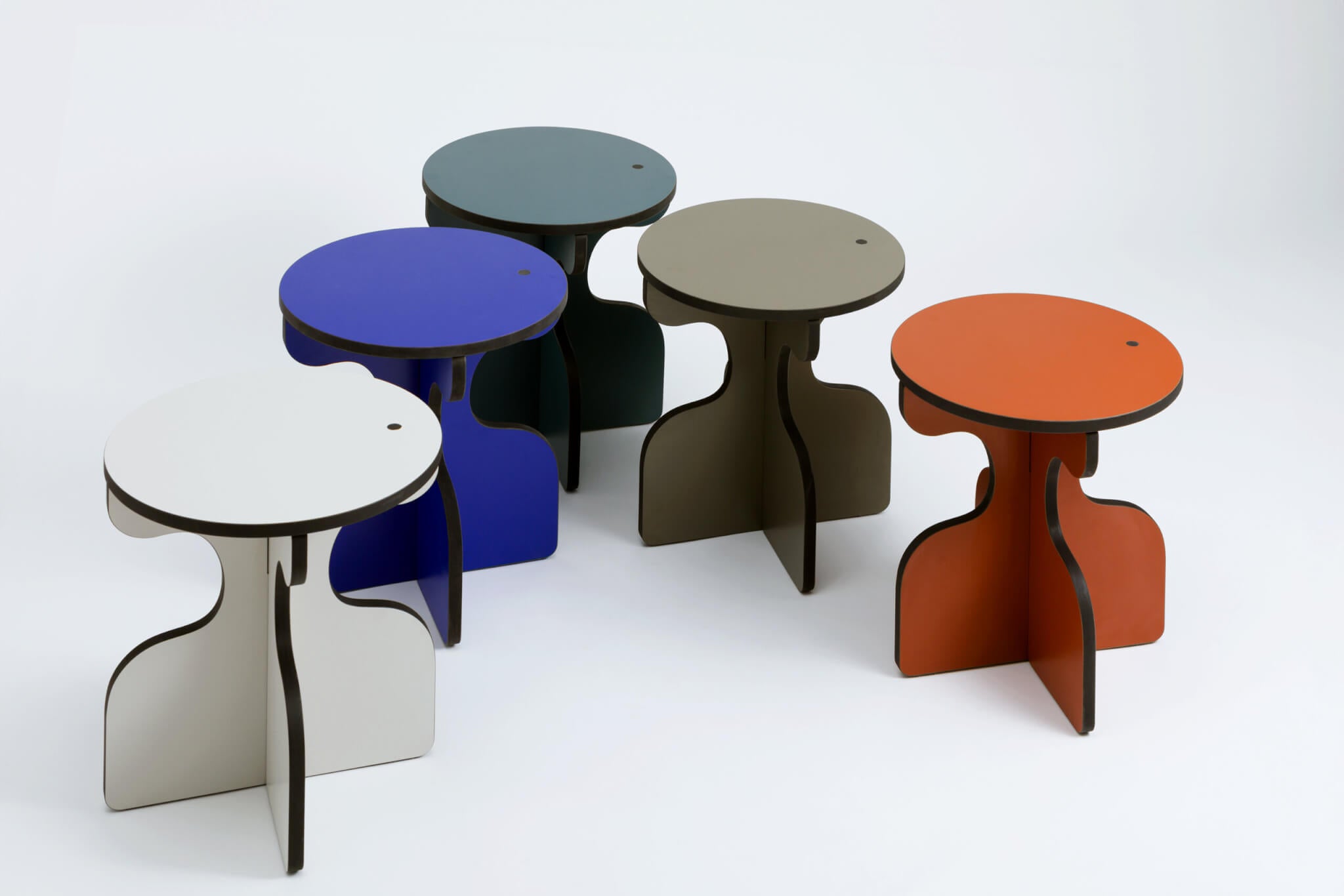 MAREE Table Gray-Green
