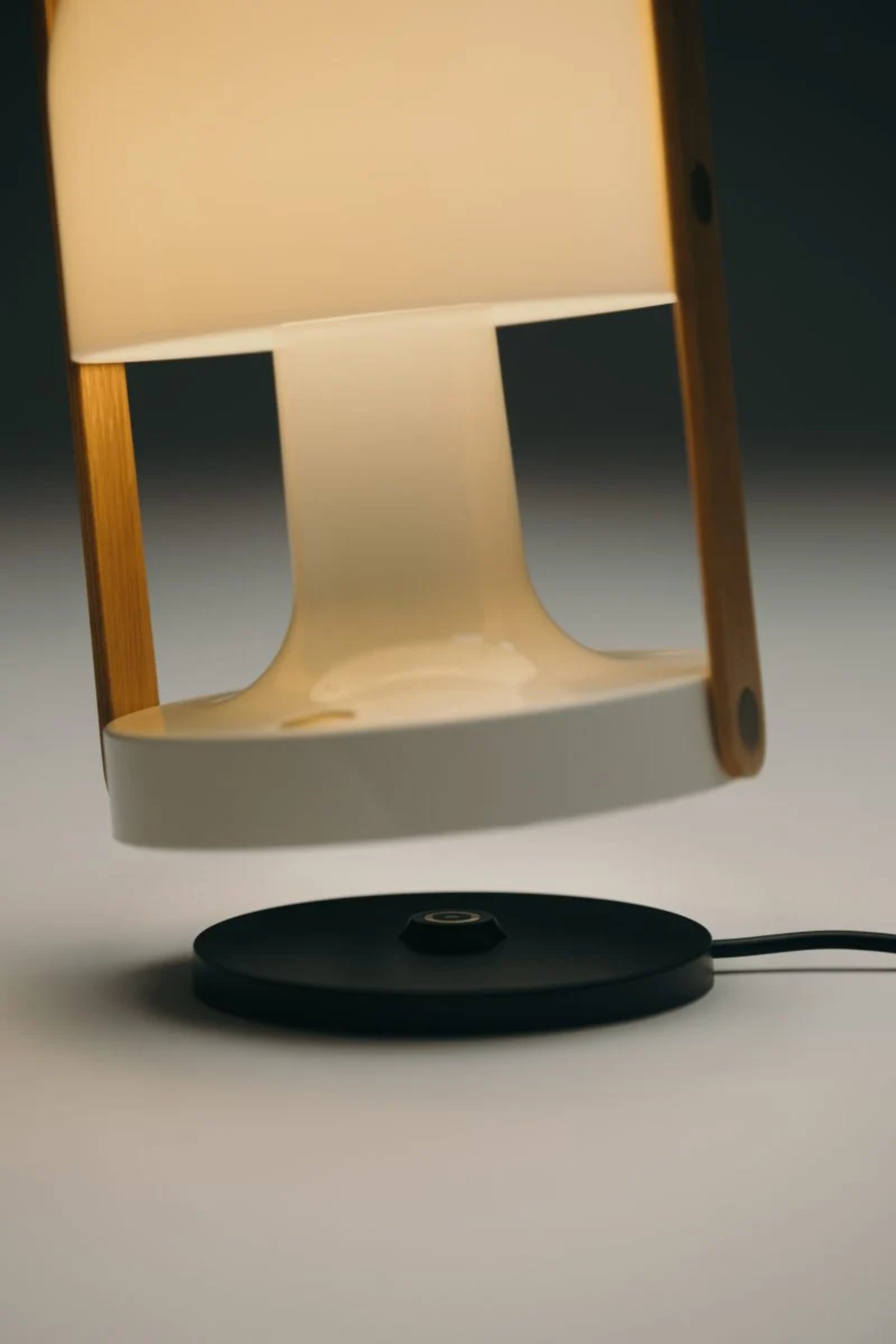 Tragbare FOLLOWME Lampe in Weiß mit Braun