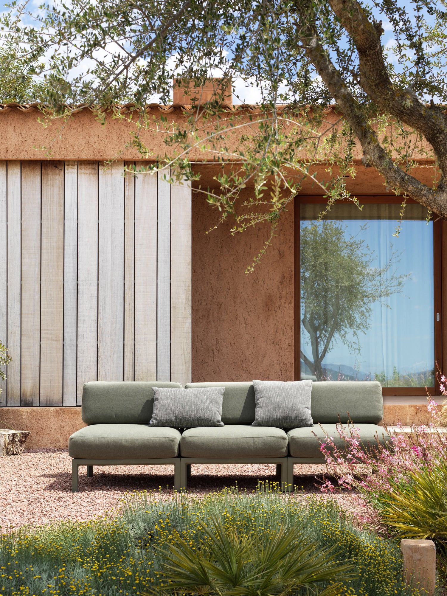 MAXIMO 5 Modular Outdoor Corner Sofa in Gray with Green Base