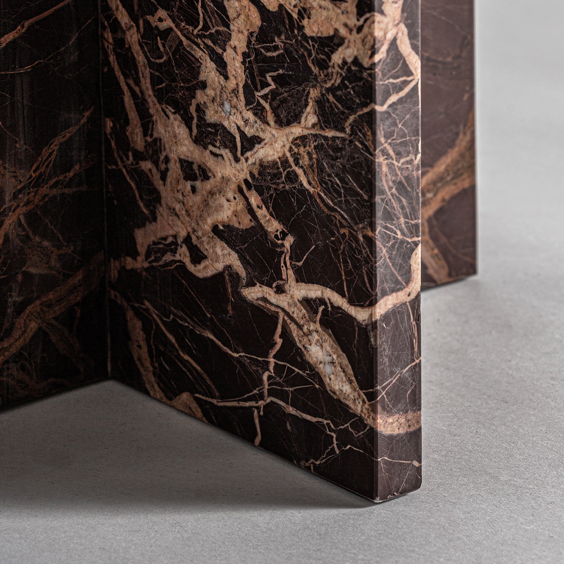 RUSKEALA Side Table in Brown Marble