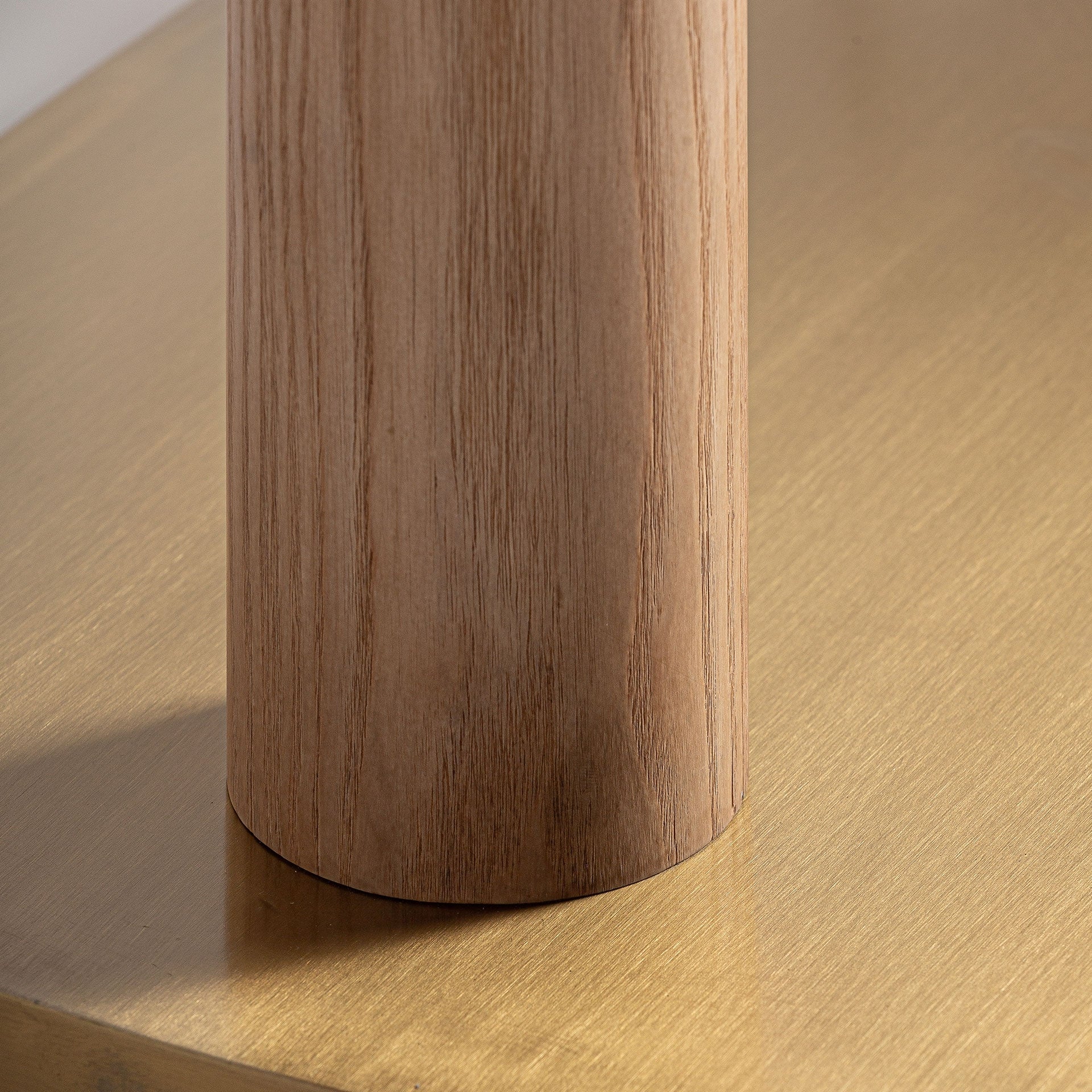 Barhocker BIRIEUX aus Eichenholz mit Terrazzo