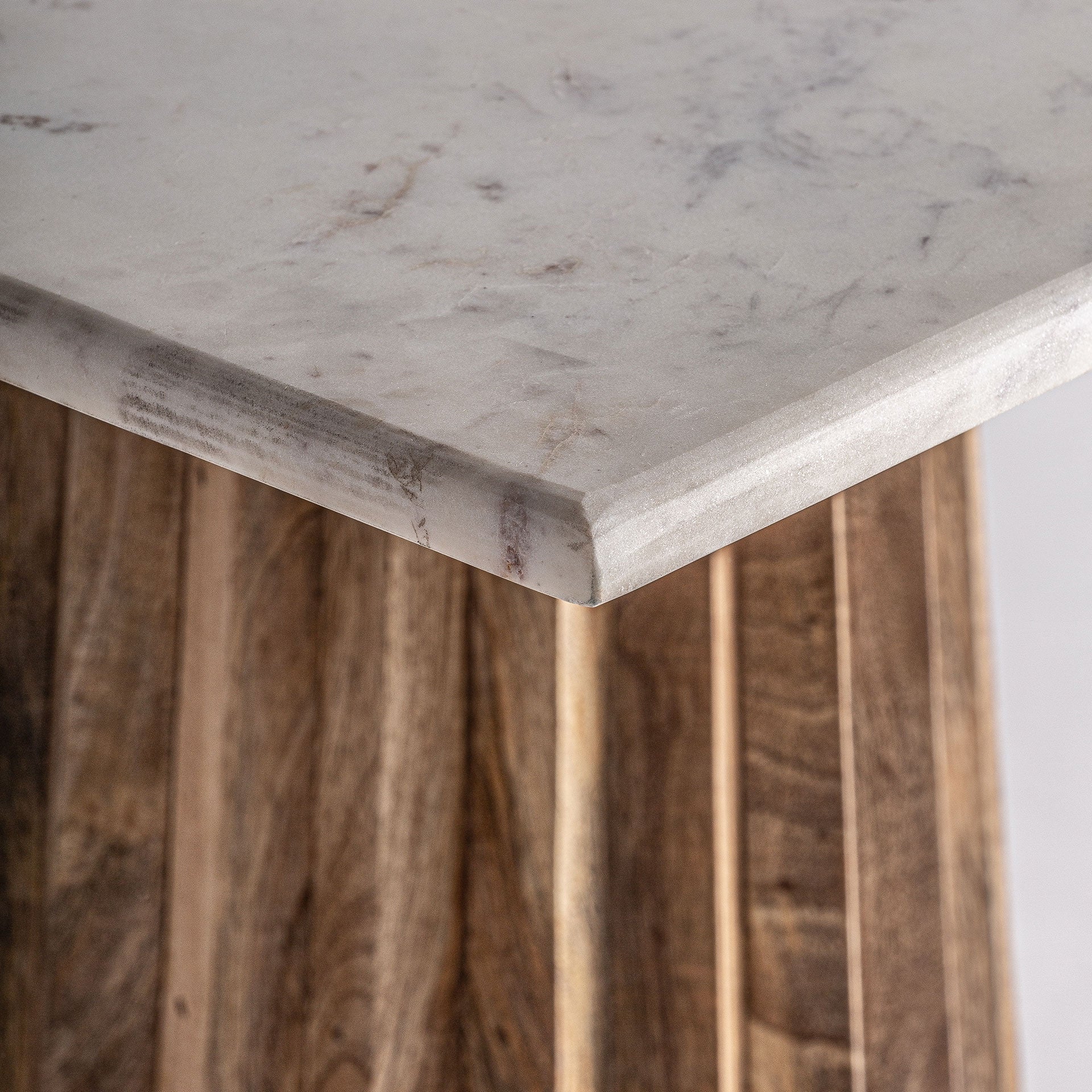PLISSÉ Bar Table in Mango Wood with White Marble Top