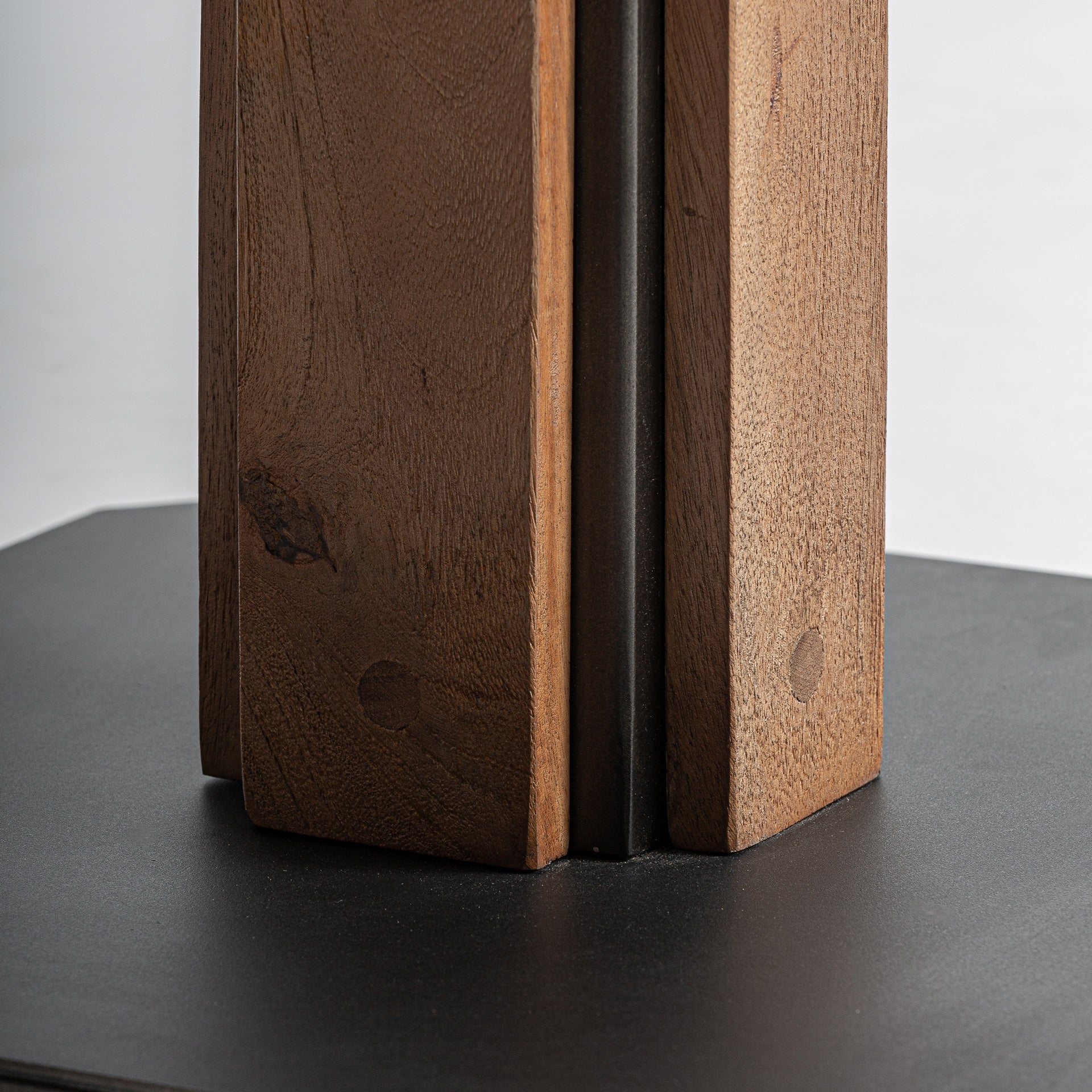 Barhocker RHO aus Mangoholz
