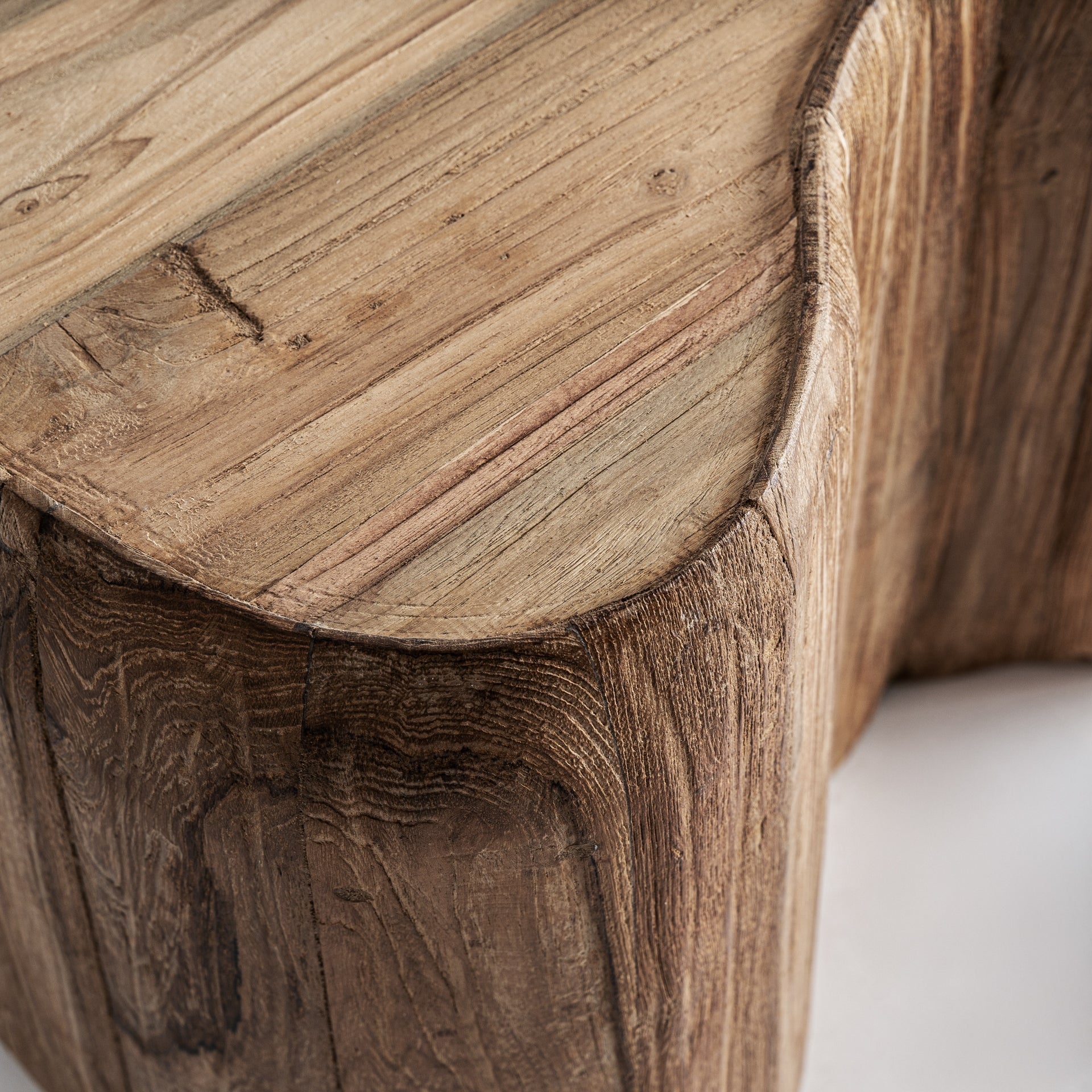 Koffietafel ERLOY van gerecycled teakhout