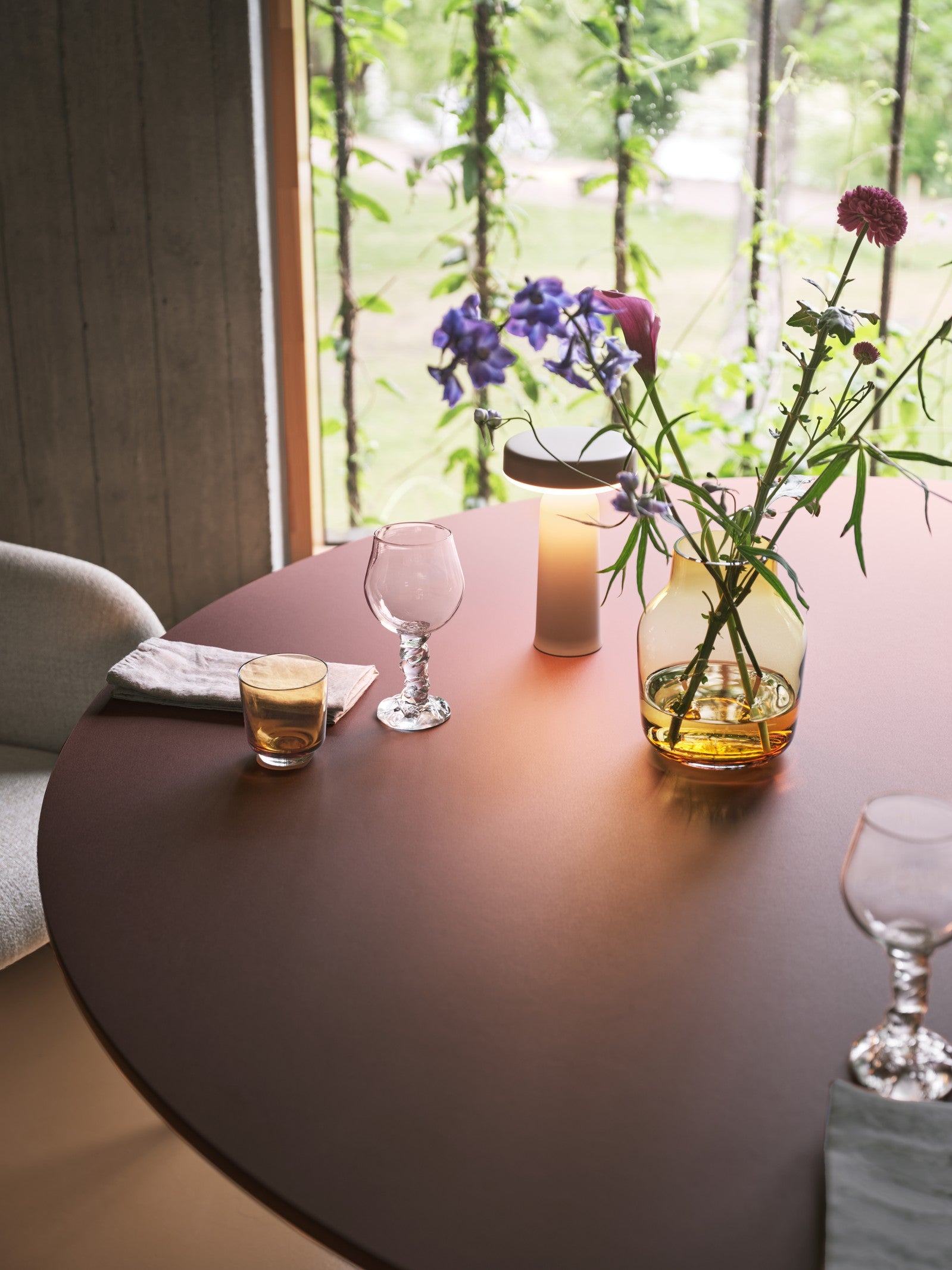 Ronde tafel MIDST bordeaux