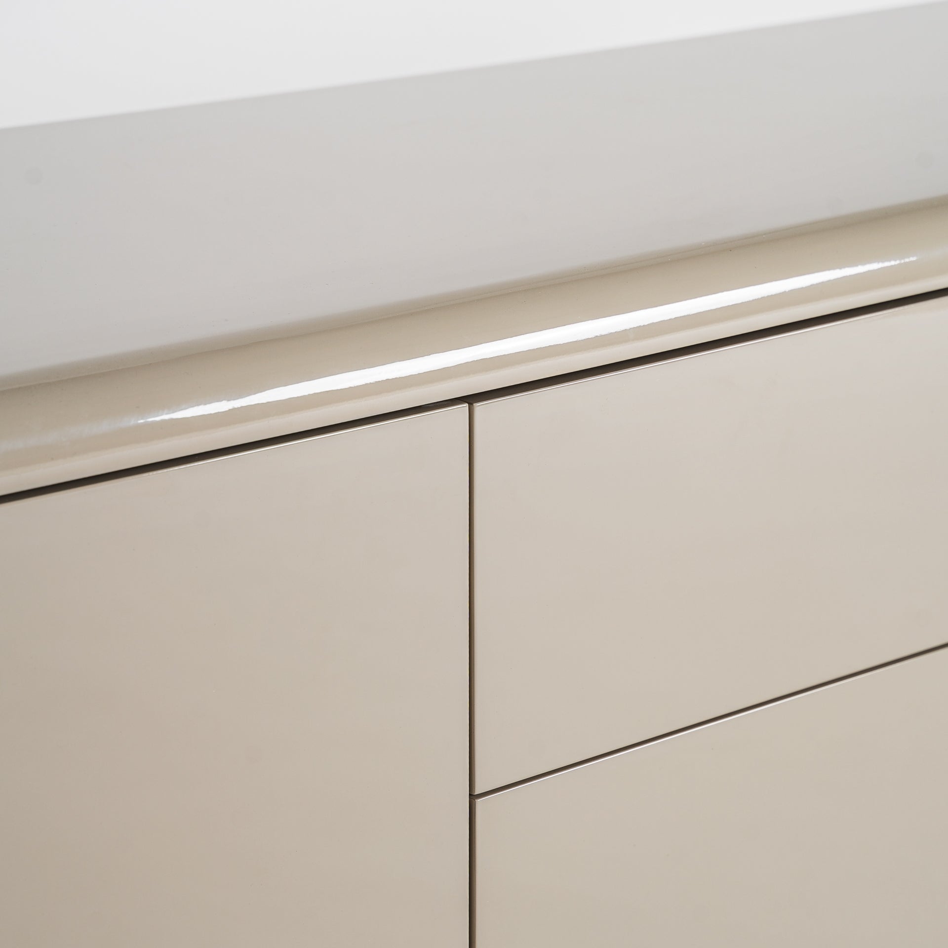 RTV-Sideboard ZORBIG gebrochenes Weiß
