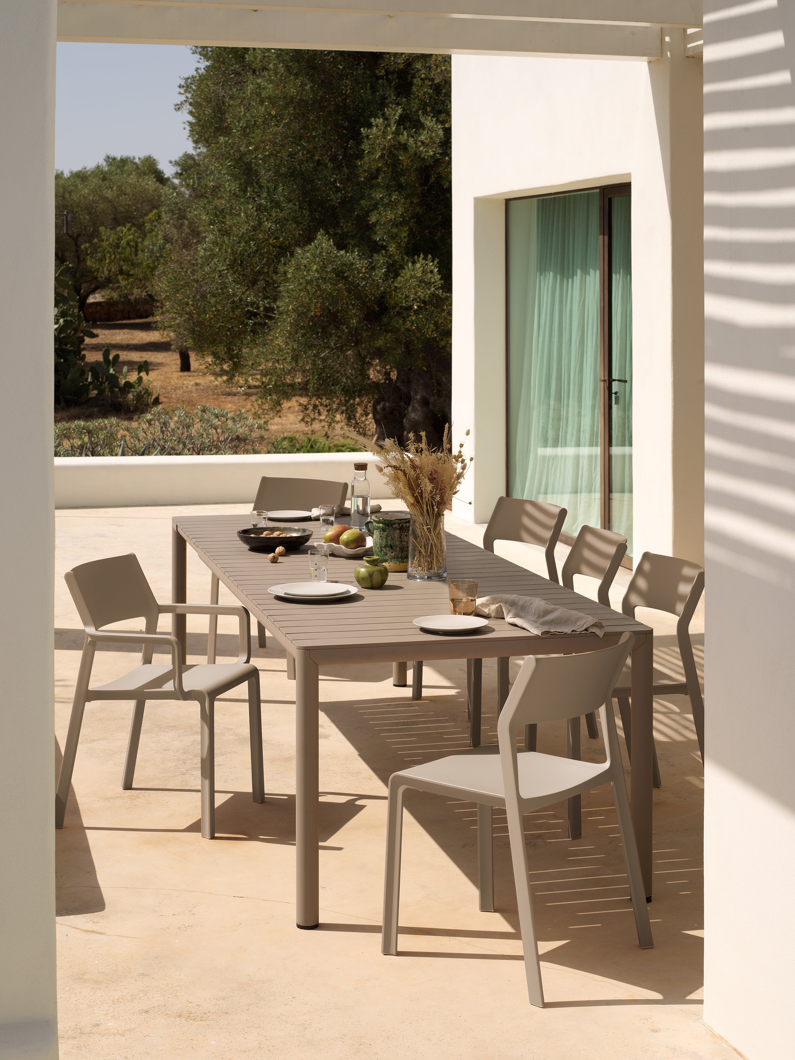 TRILL Brown Outdoor Chair with Armrests