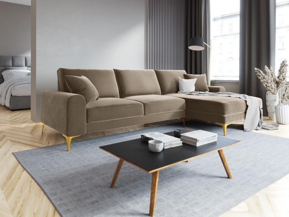 Narożnik aksamitny prawostronny MADARA cappuccino ze złotą podstawą Mazzini Sofas Eye on Design