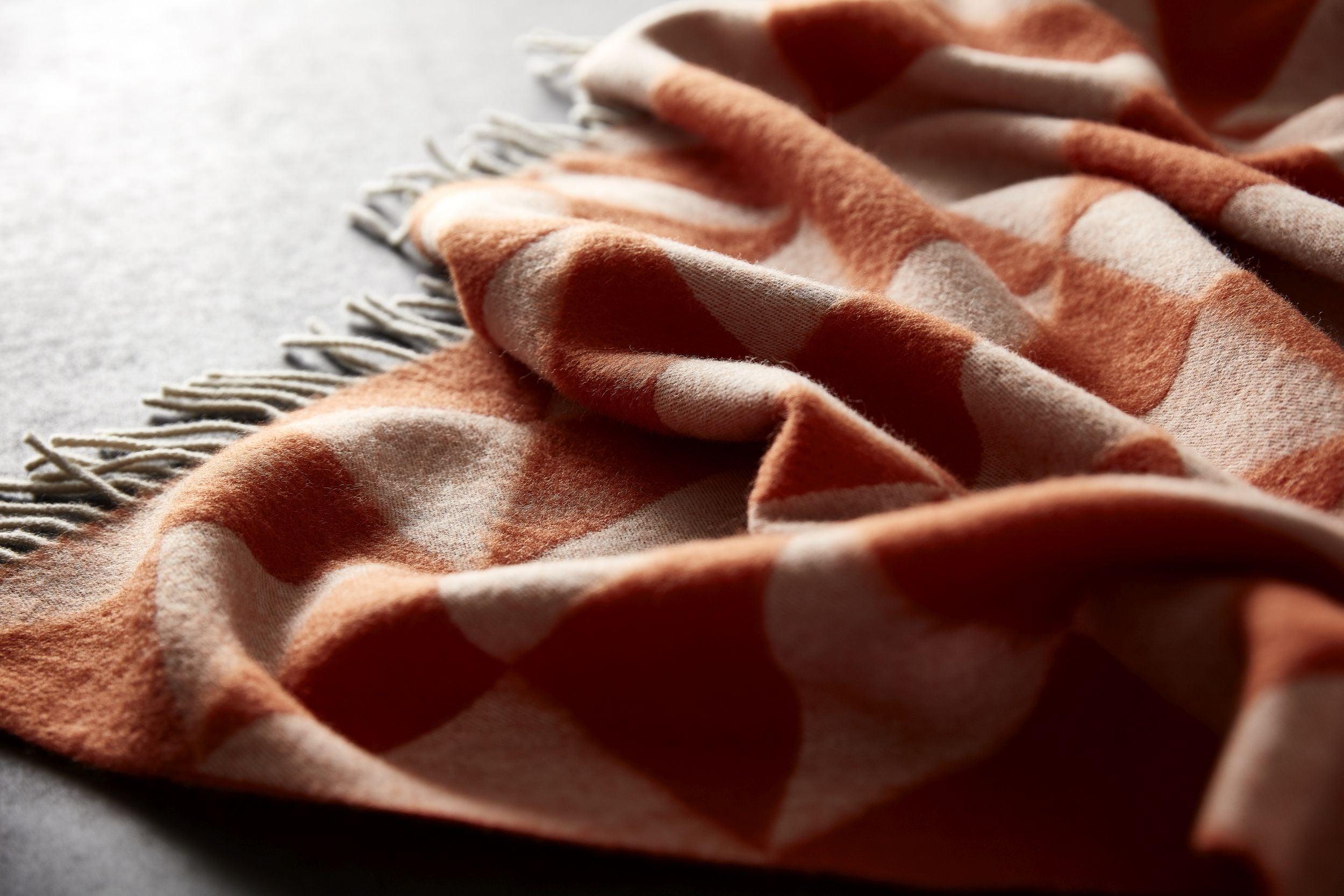 Narzuta MIRROR THROW pomarańczowy Verpan Eye on Design