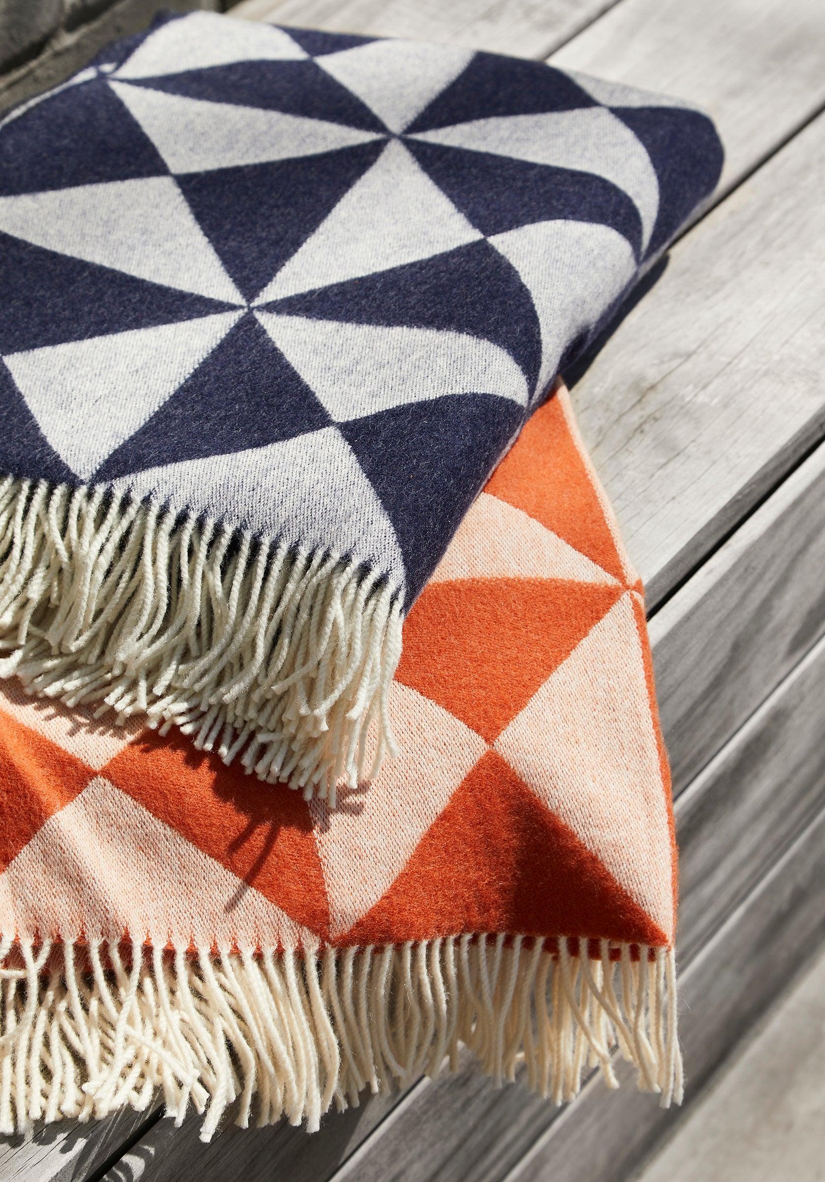 Narzuta MIRROR THROW pomarańczowy Verpan Eye on Design