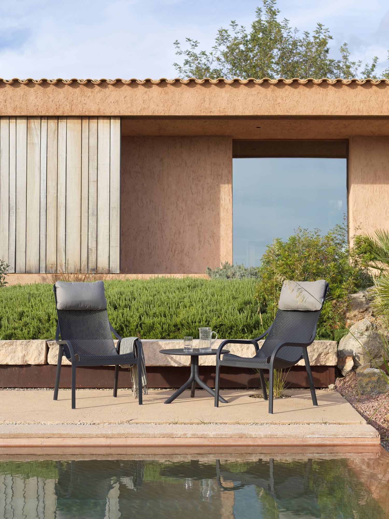 NET taupe outdoor armchair