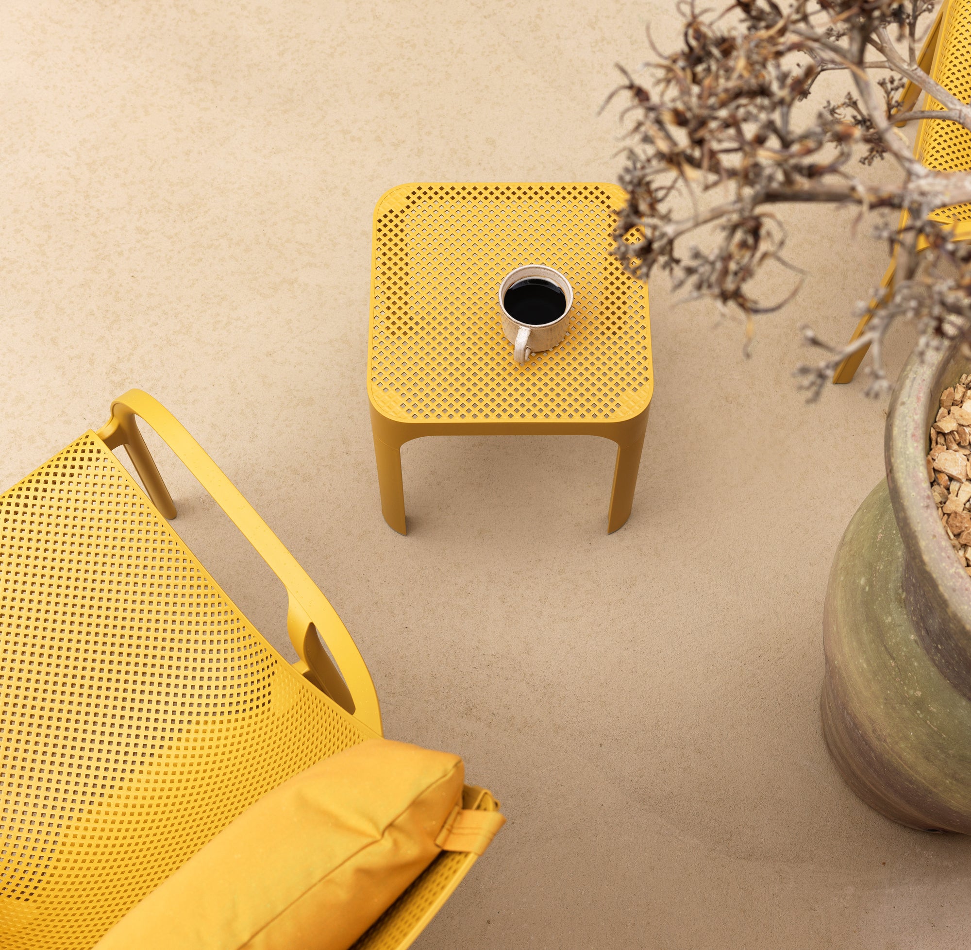 NET White Outdoor Coffee Table