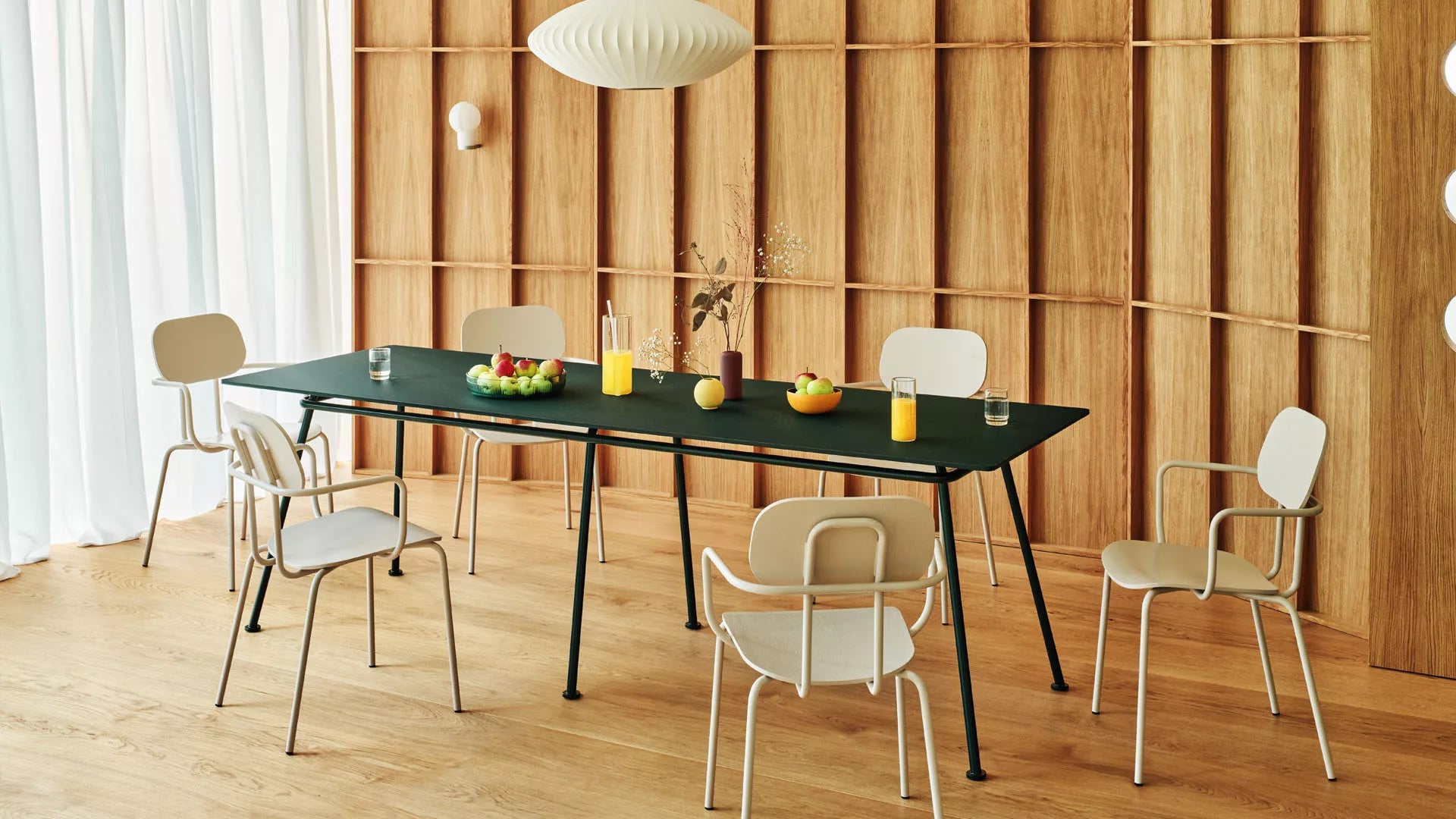 Neuer Schulbenischtisch mit Mediabox Schuko