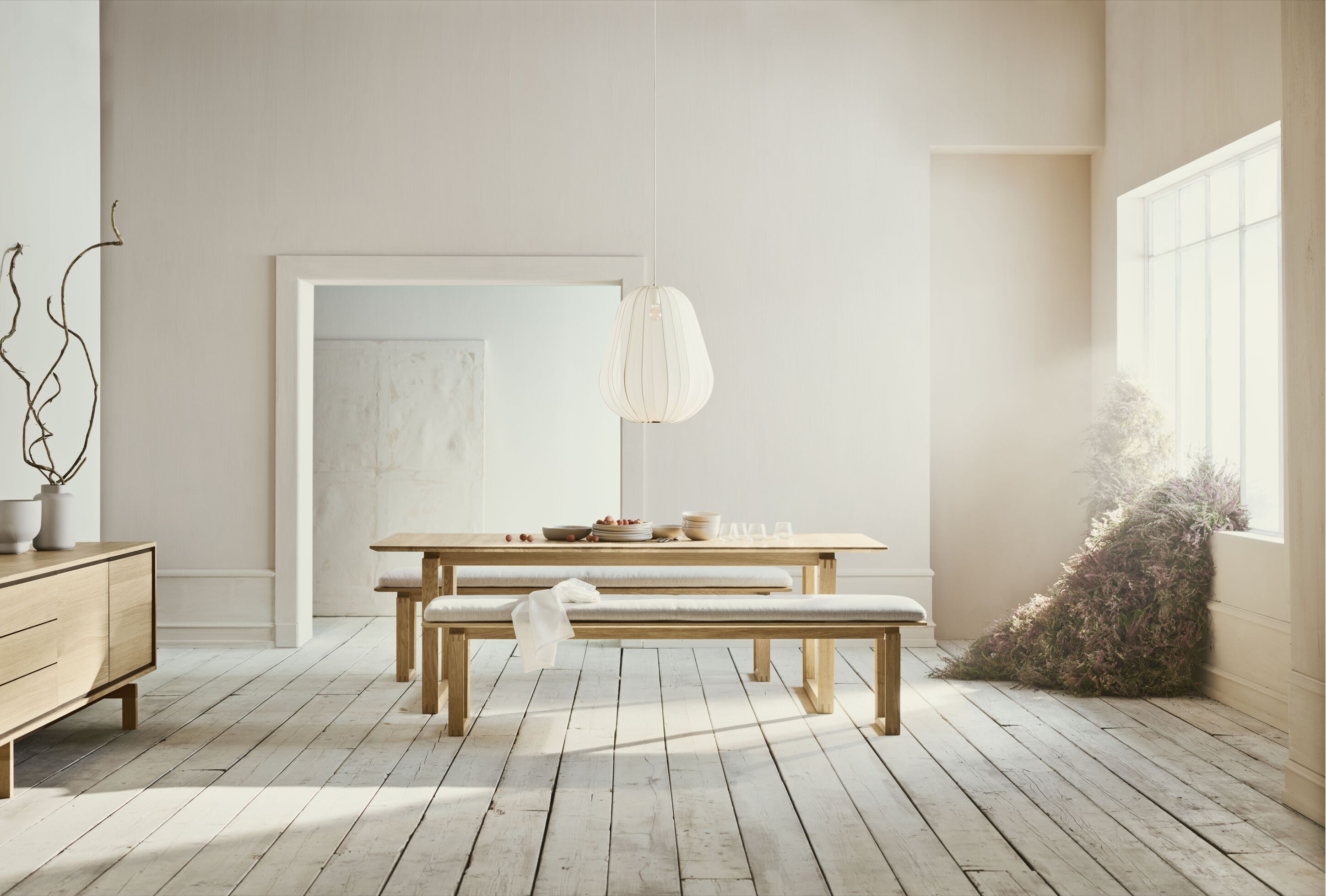 Bank NORD gebleekt eikenhout met zwarte basis