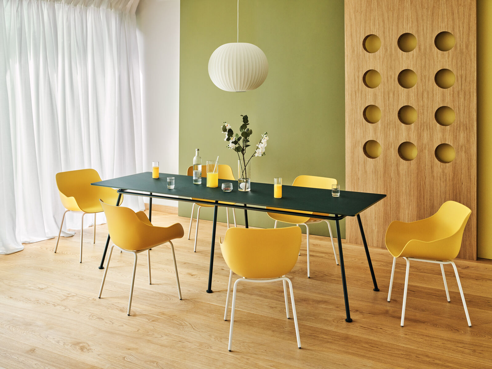 Neuer Schulbenischtisch mit Mediabox Schuko