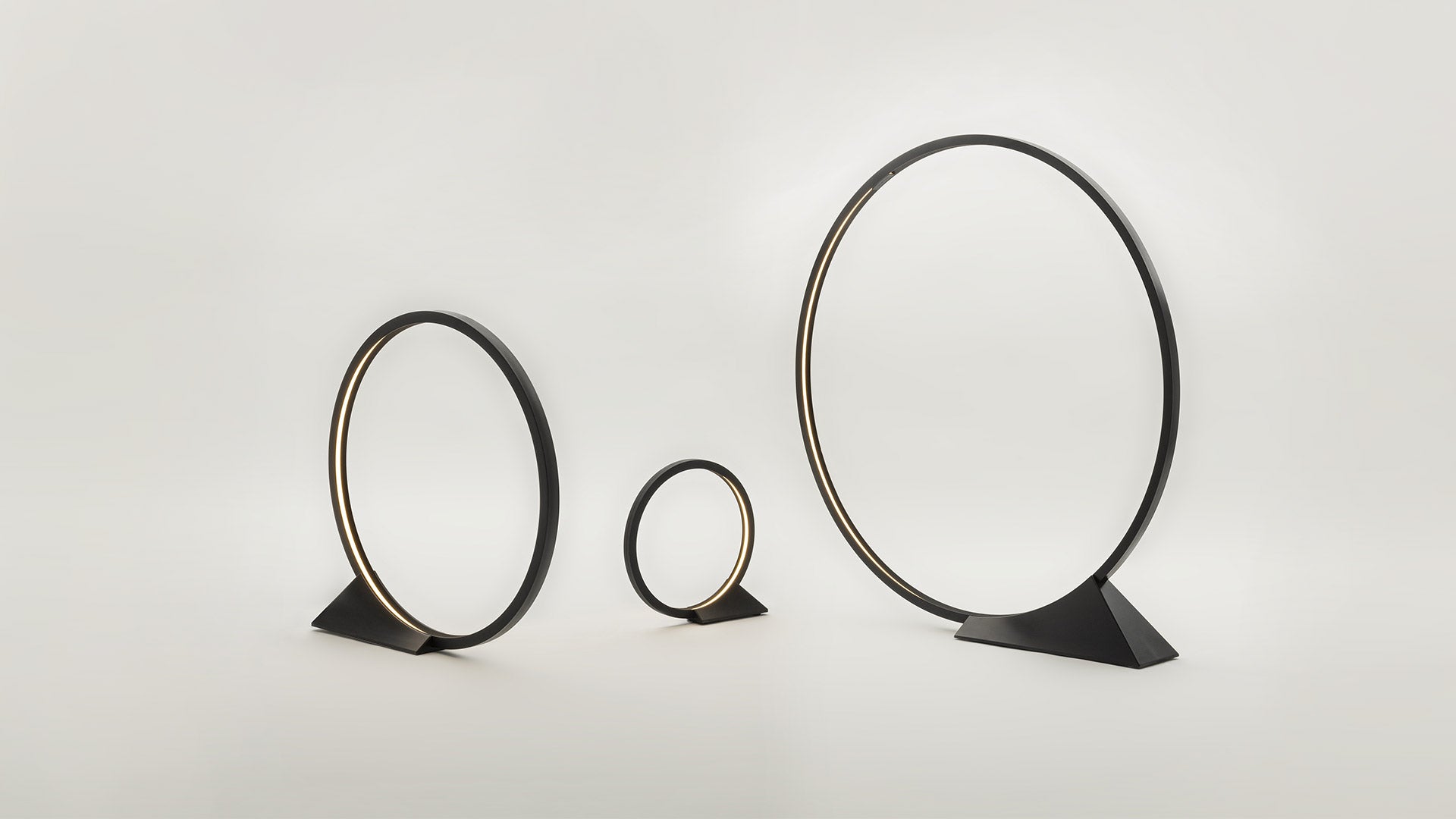 Buiten vloerlamp O zwart