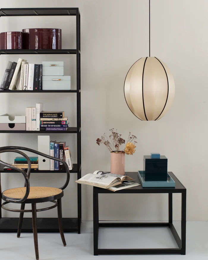 Beige OVALE lampenkap met zwart