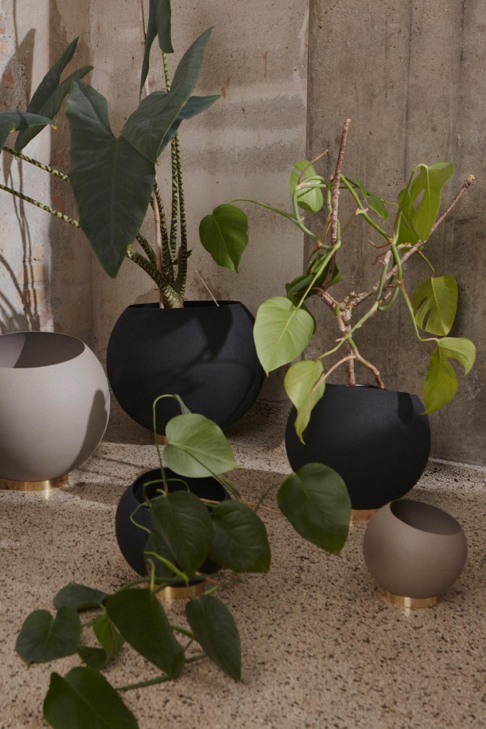 Osłonka stojąca GLOBE taupe AYTM Eye on Design