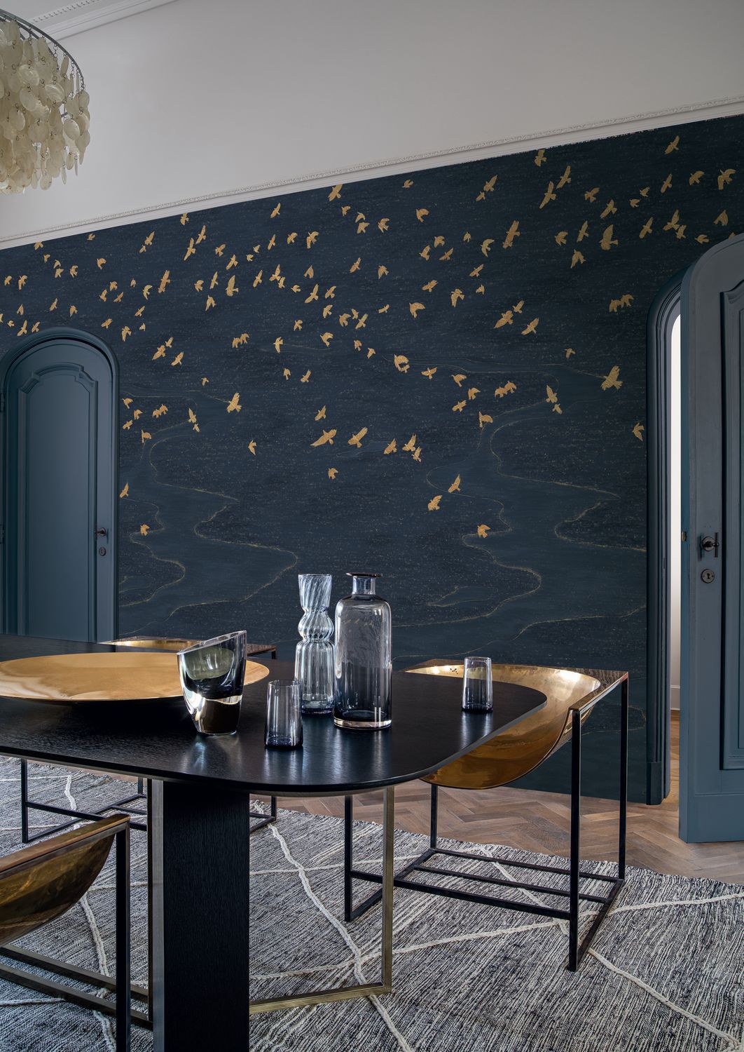 Muurschildering met dierenmotief van vogels MIGRATIE wit met goud