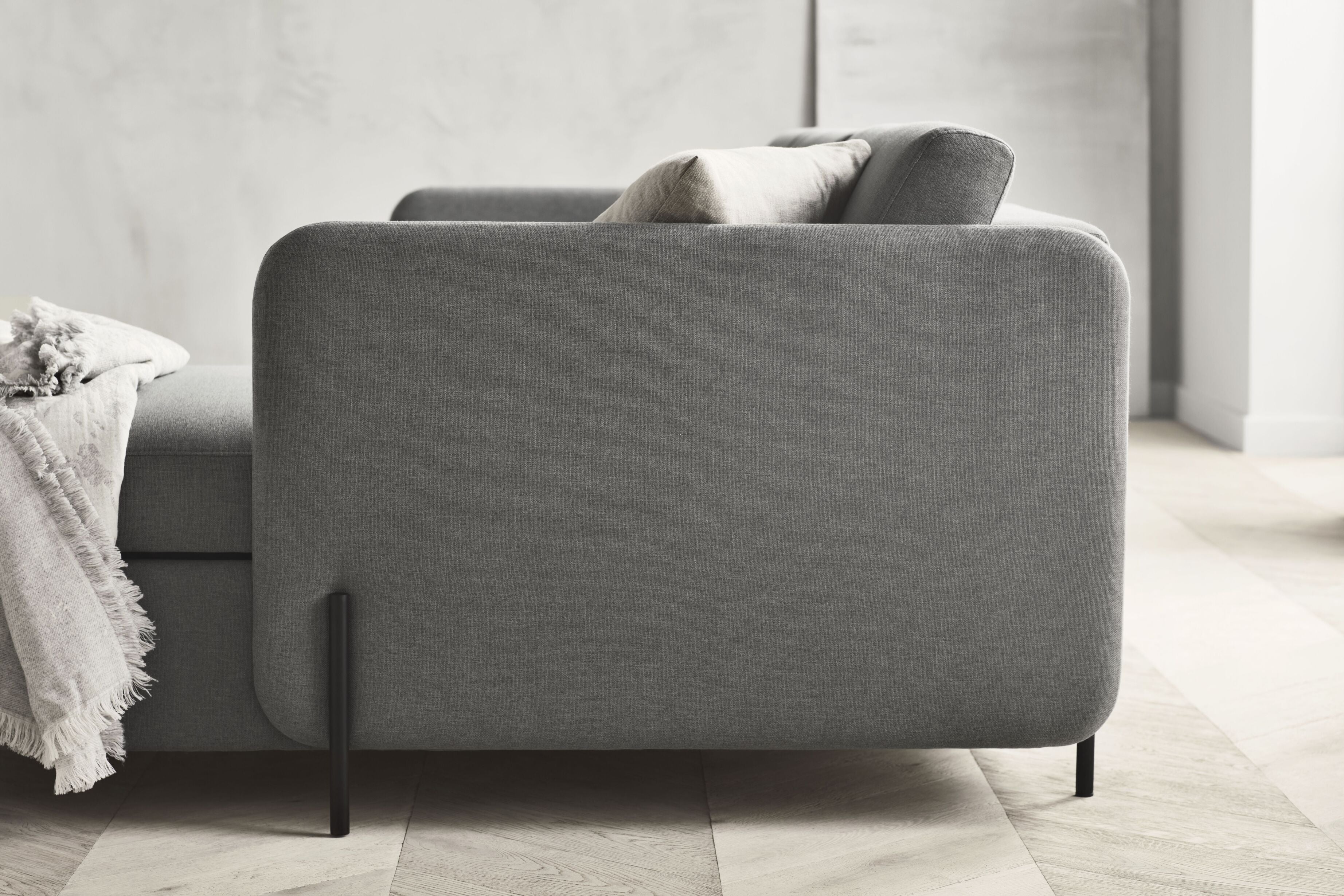 Sofa met een 2,5-zitplaats PIRA met stalen basis