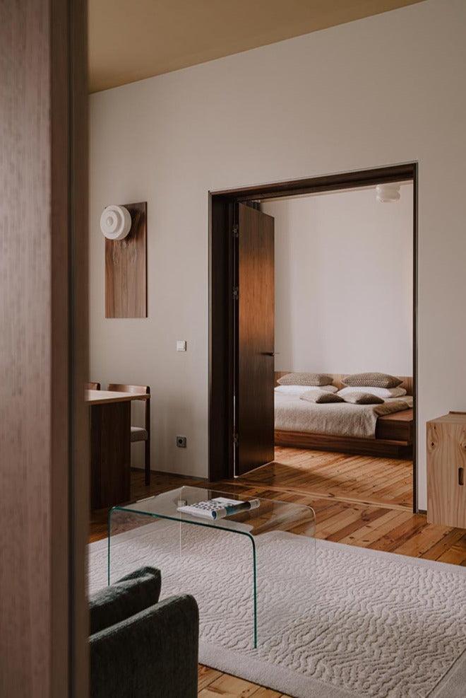 Plafon MÉMOIRE mosiężny Embassy Interiors Eye on Design