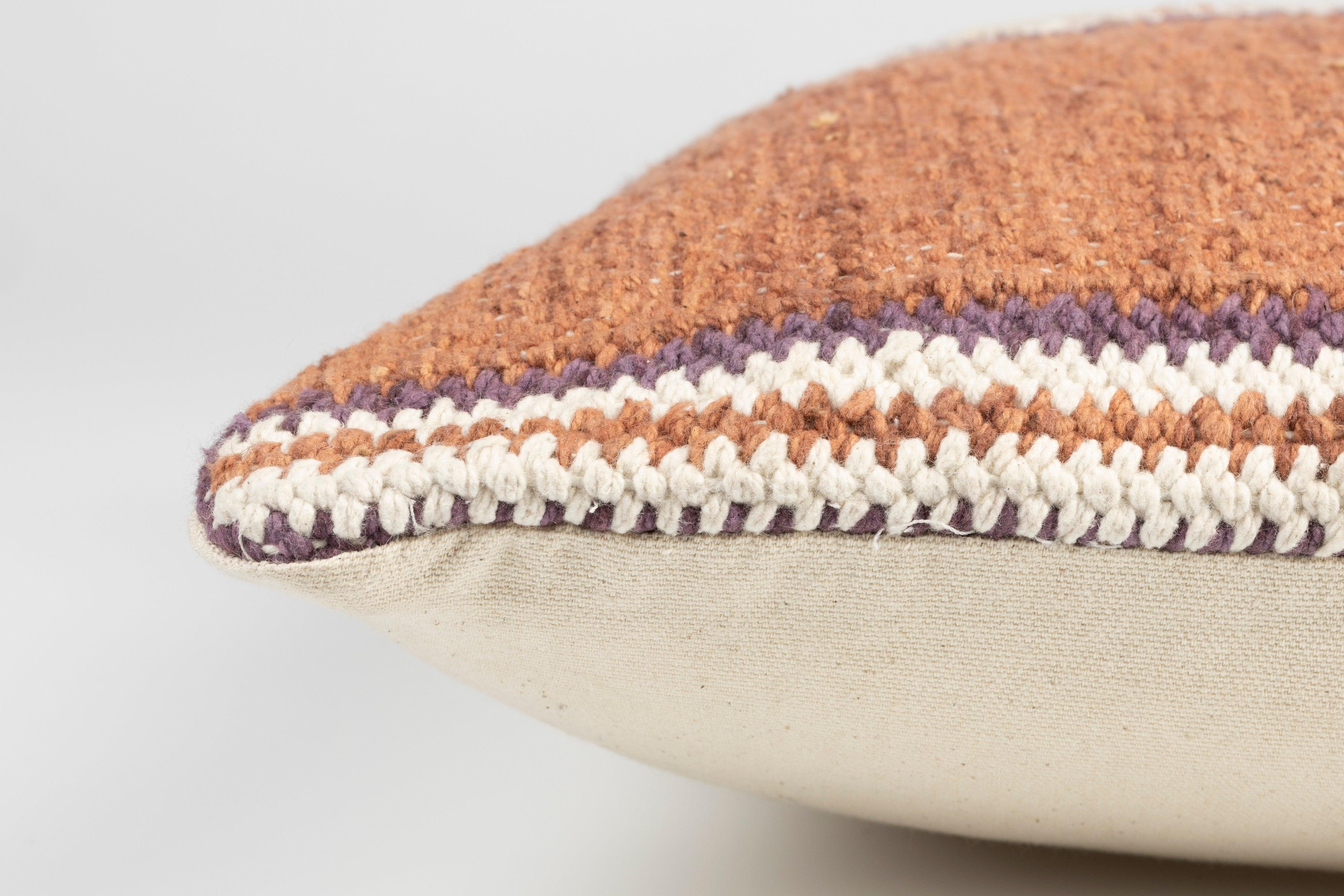 Gambit Cushion 45x45 Dutchbone Eye on Design