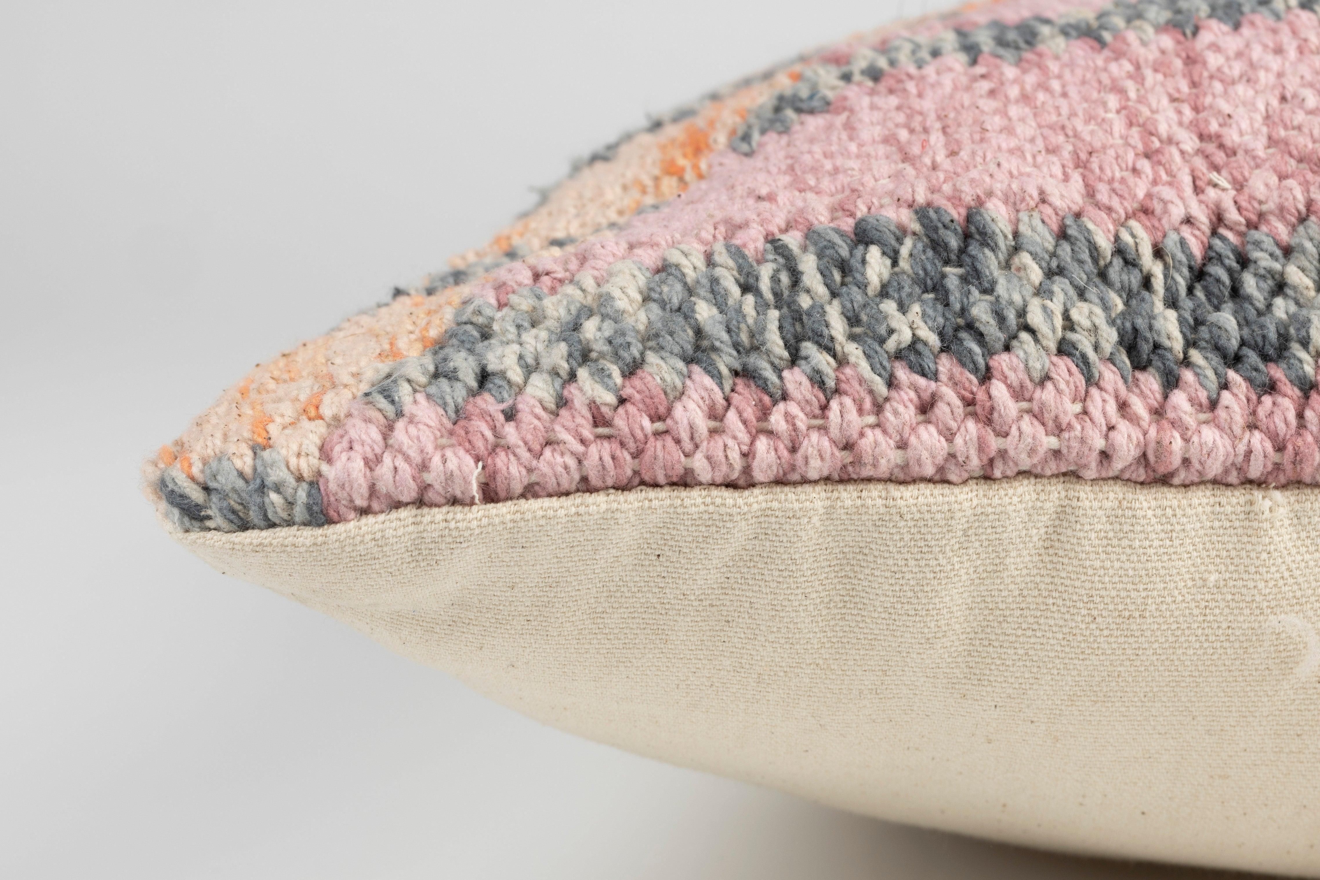 Hampton Pillow 45x45 Lilac Dutchbone Eye on Design