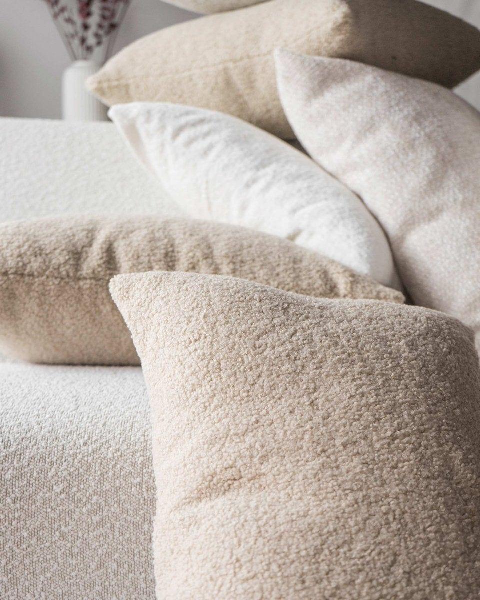 Poduszka w tkaninie boucle COZY beżowy – tkanina bouclé, Poduszkowcy