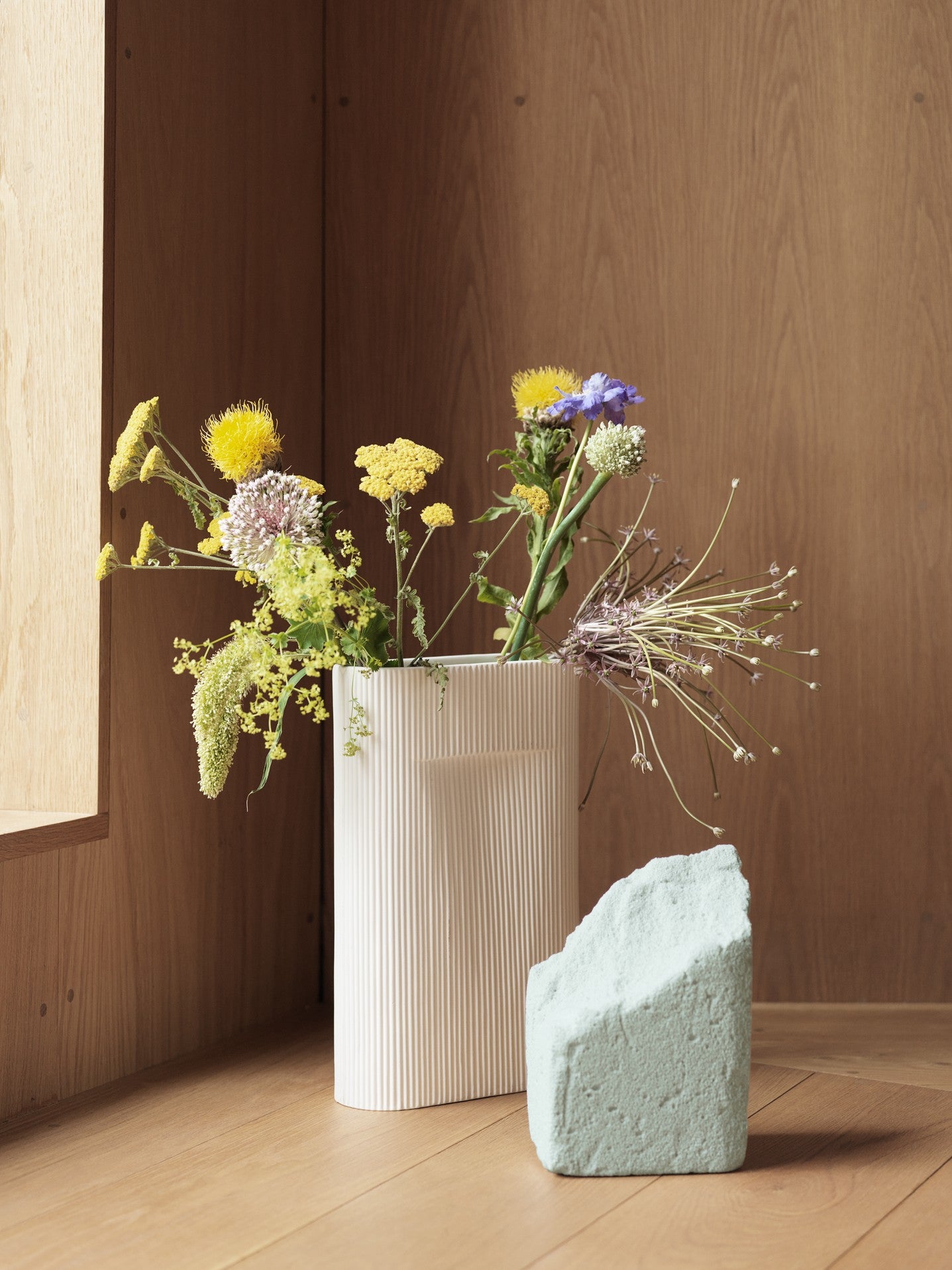 Keramikw vase RIDGE gebrochenes Weiß