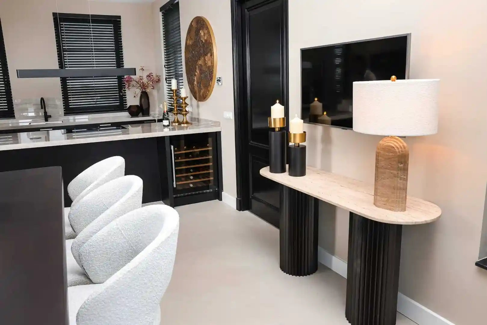 HAMPTON console black with travertine top