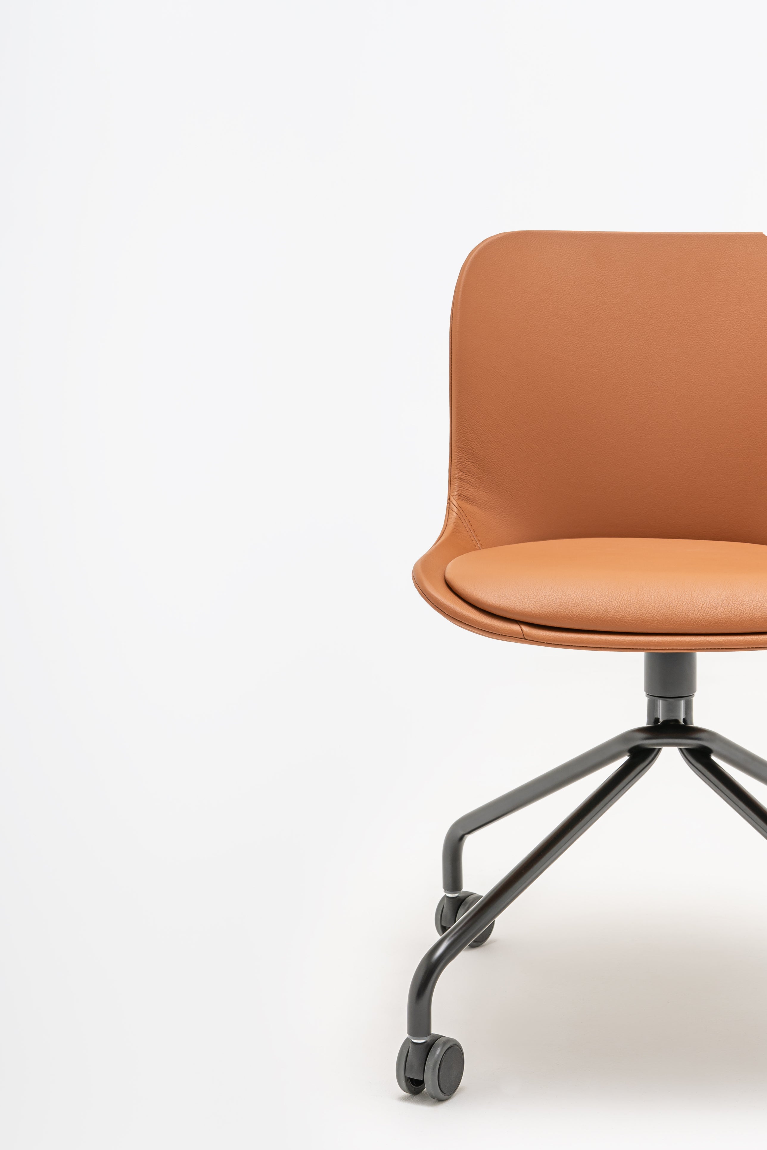 Schwenkstuhl Baltic 2 klassische Metallbasis mit Rädern für eine harte Oberfläche