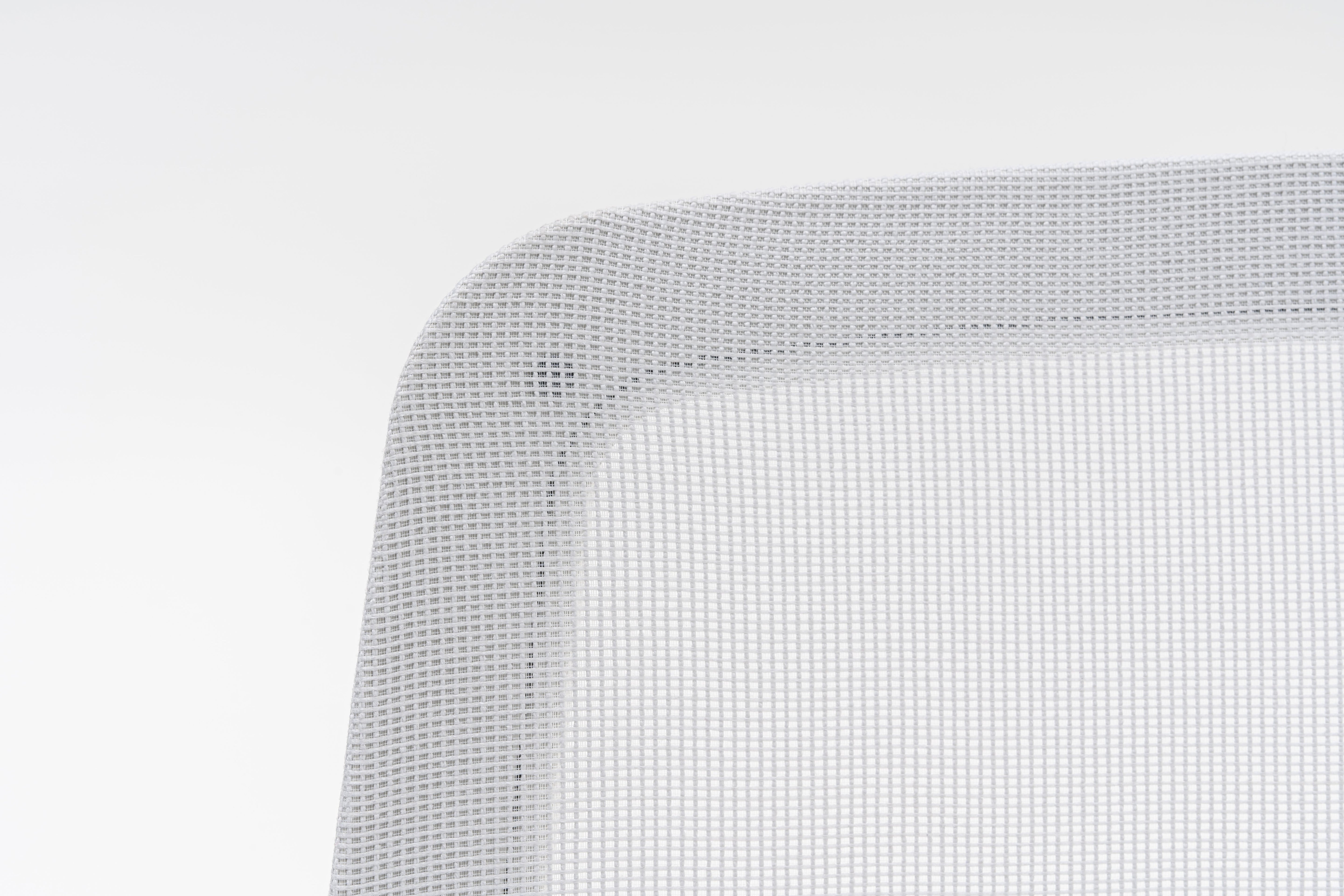 Fauteuil met geperforeerde rugleuning EVO, verstelbare basis met wielen voor zachte oppervlakken