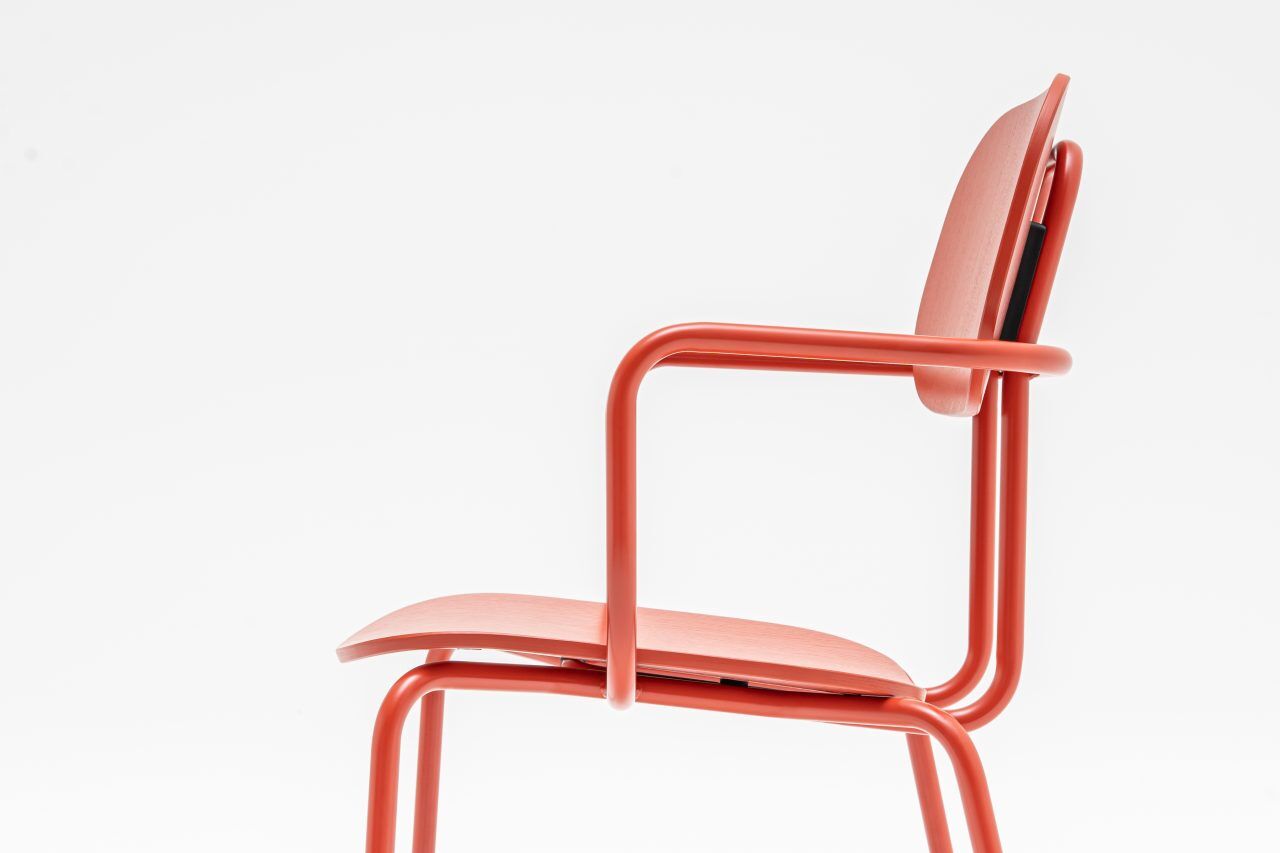 Krzesło NEW SCHOOL perłowa podstawa – .mdd