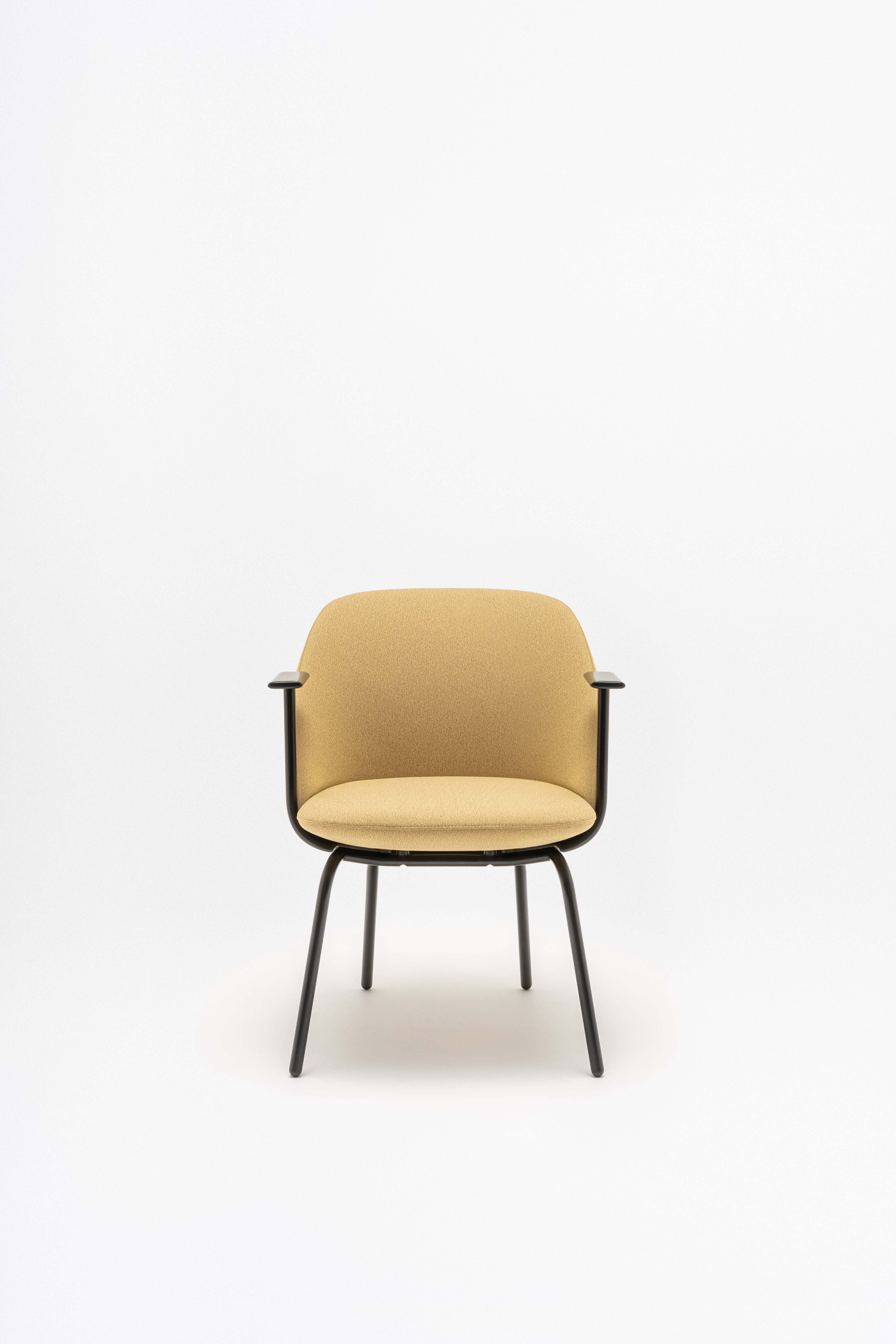 Sessel mit niedriger Rückenlehne parallel vier legerde Basis