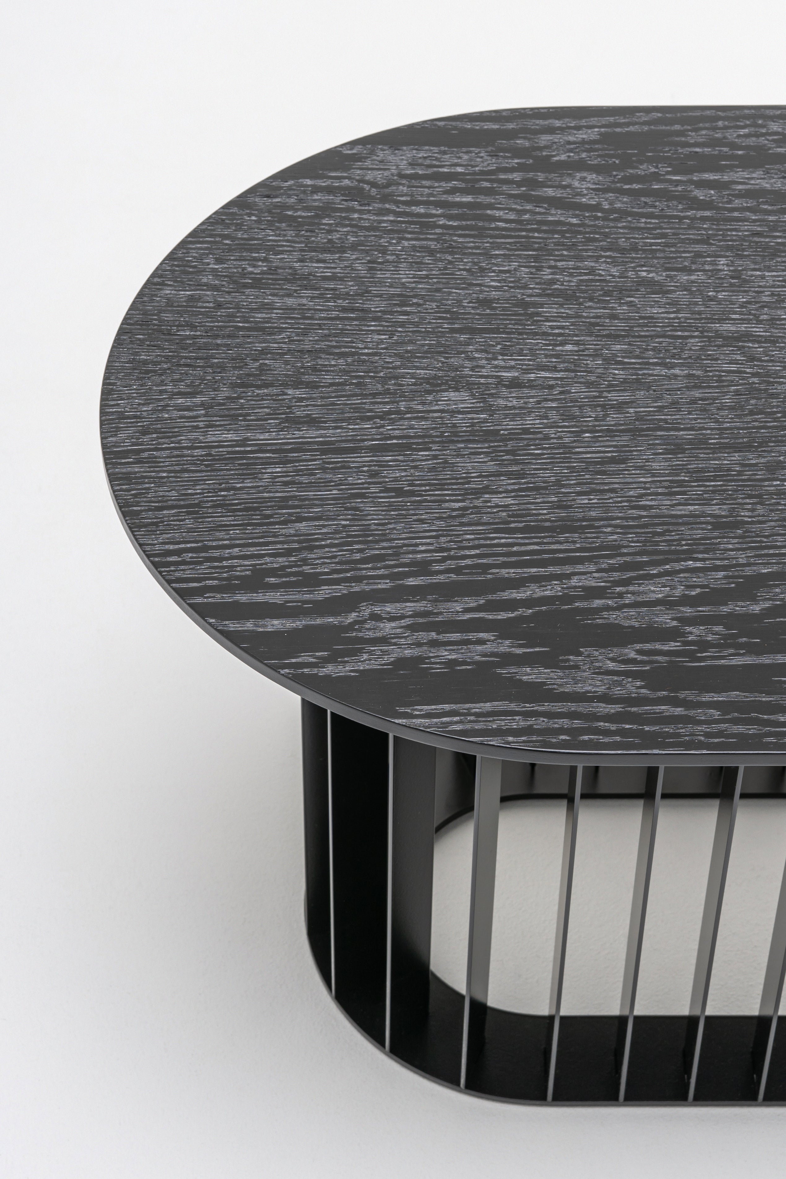 ROLL houten salontafel met metalen basis