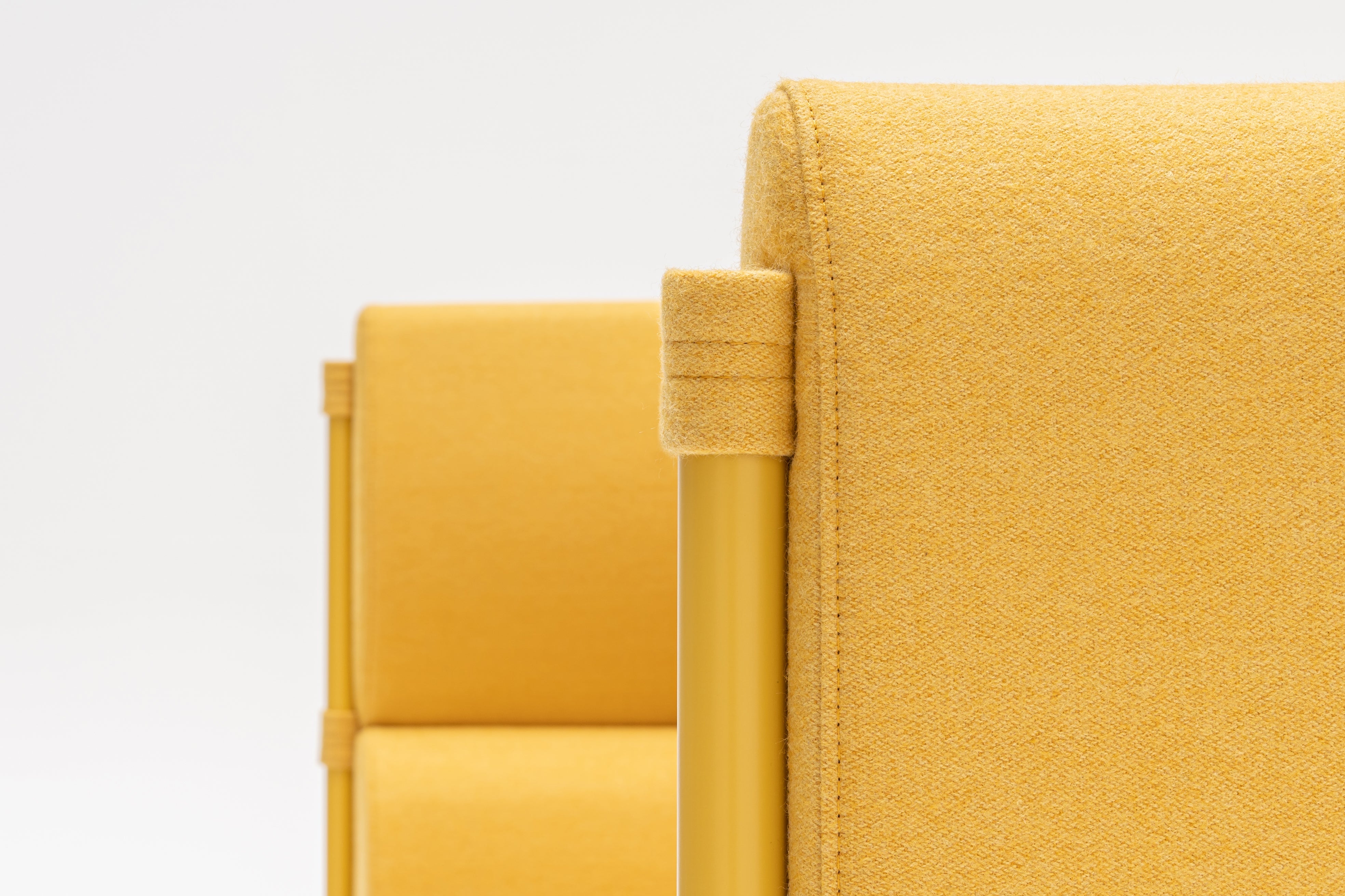 Bank 3-zits hoog STILT gestoffeerd